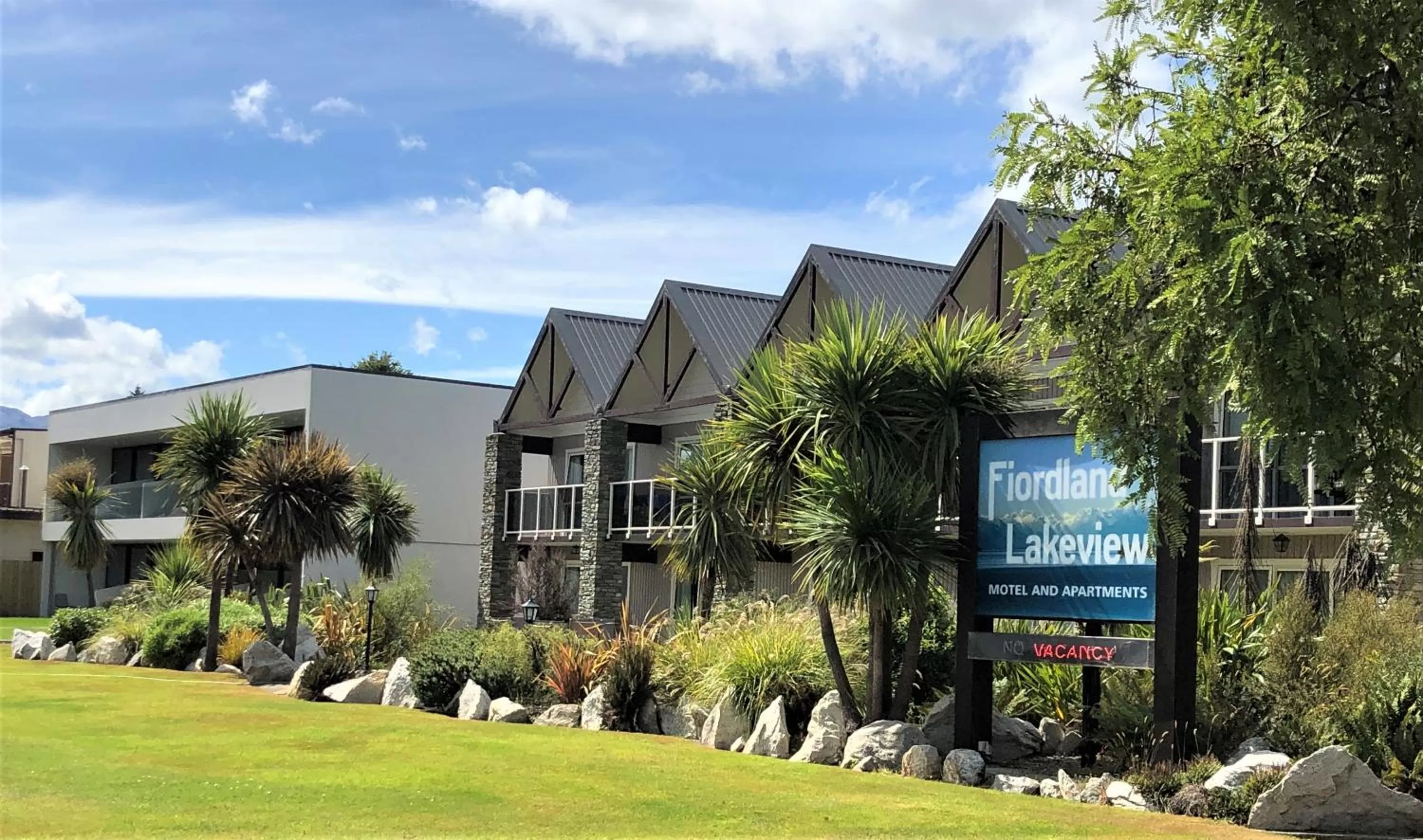 Property building in Fiordland Lakeview Motel and Apartments