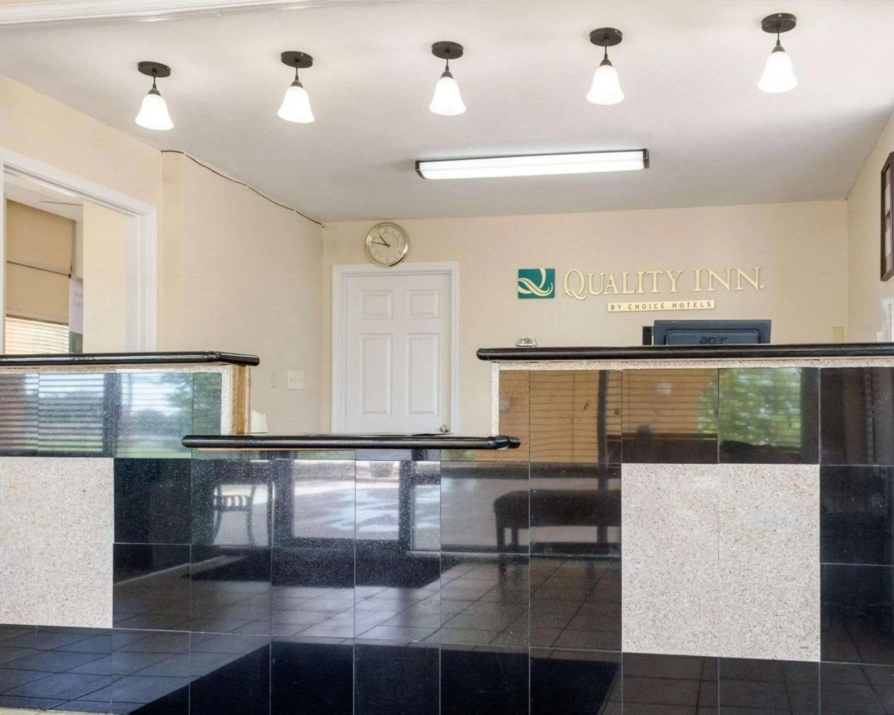 Quality Inn Louisville MS Quality Inn Louisville MS