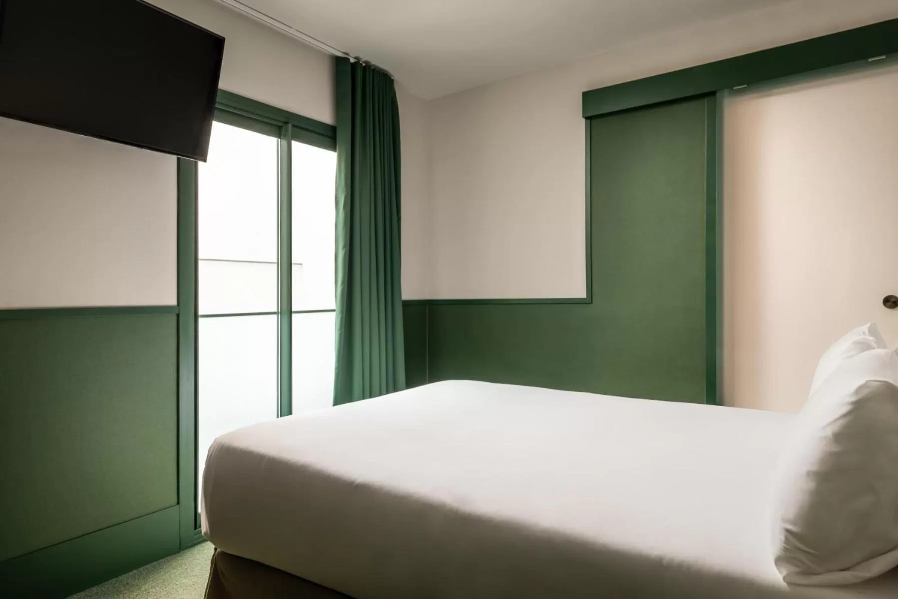 TV and multimedia, Bed in BYPILLOW Mothern