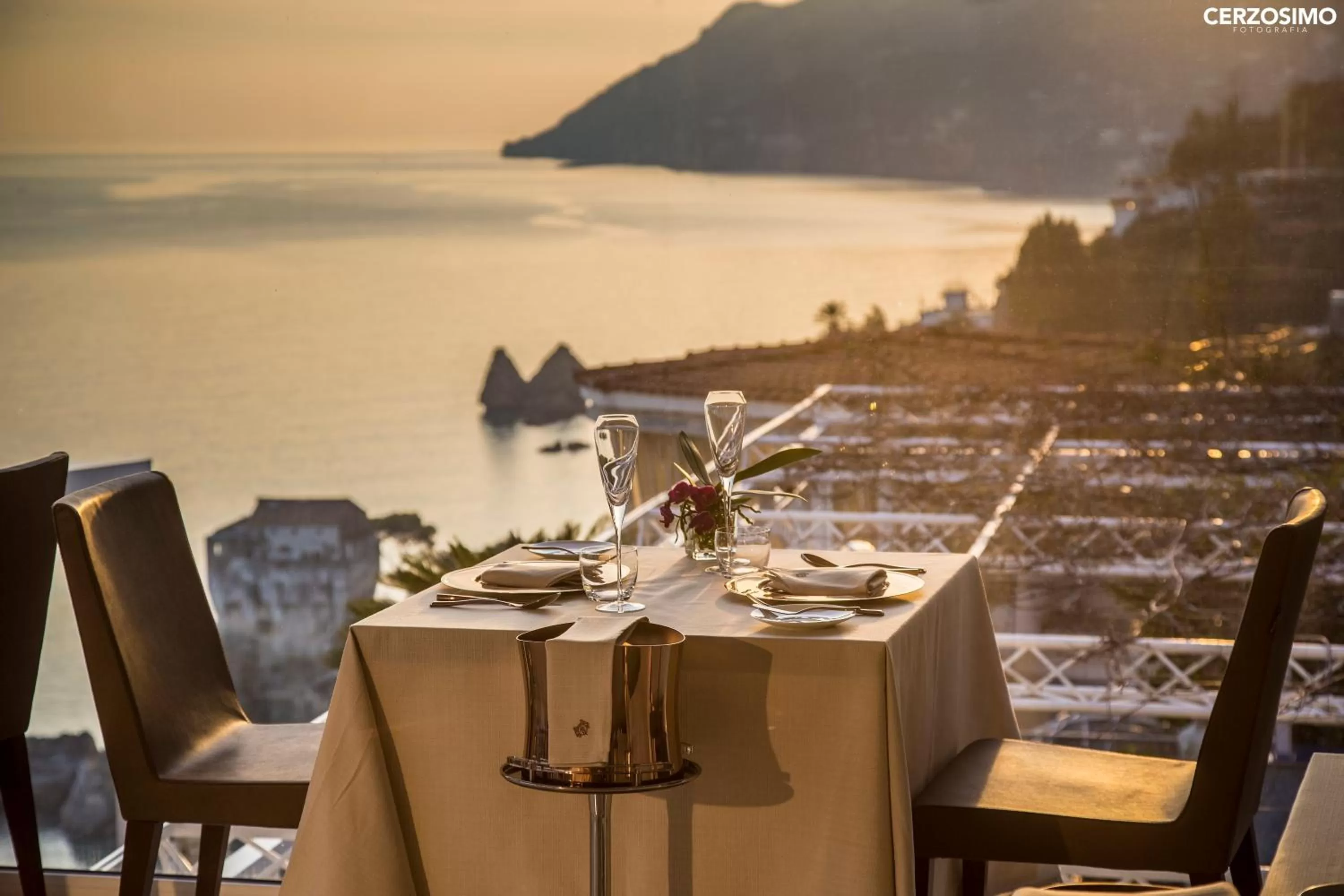 Restaurant/places to eat in Lloyd's Baia Hotel