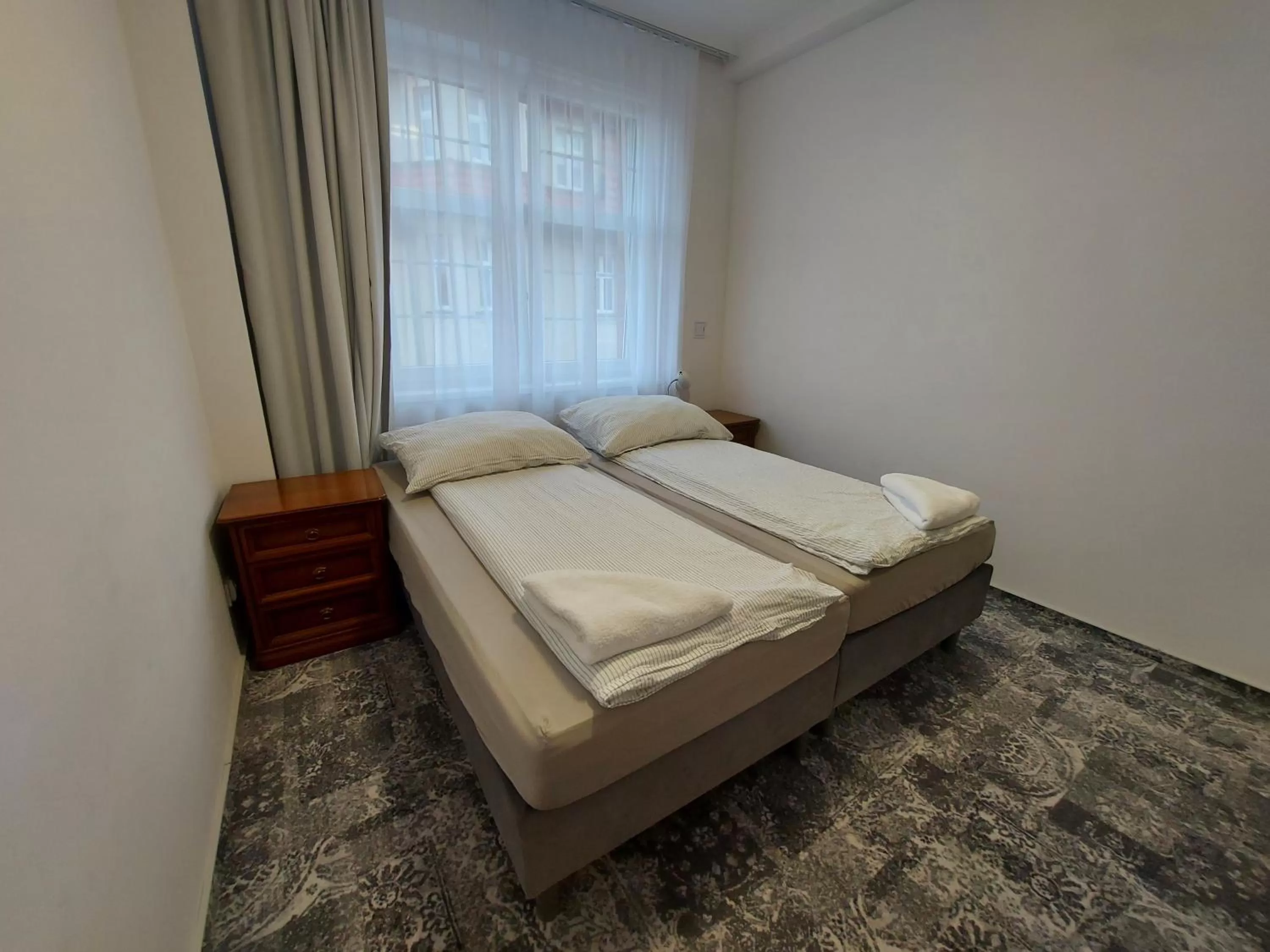 Photo of the whole room, Bed in Kamienica1924