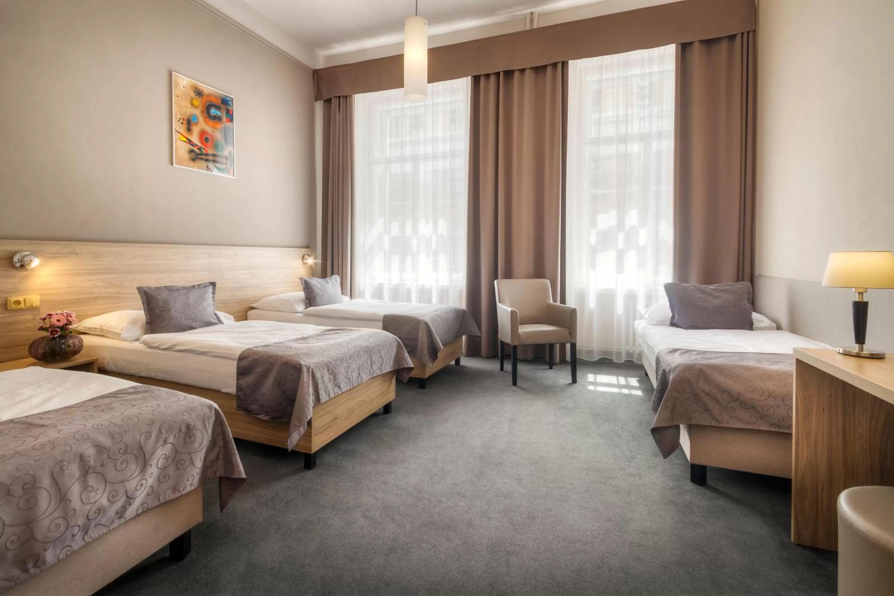 Photo of the whole room, Bed in Atlantic Hotel