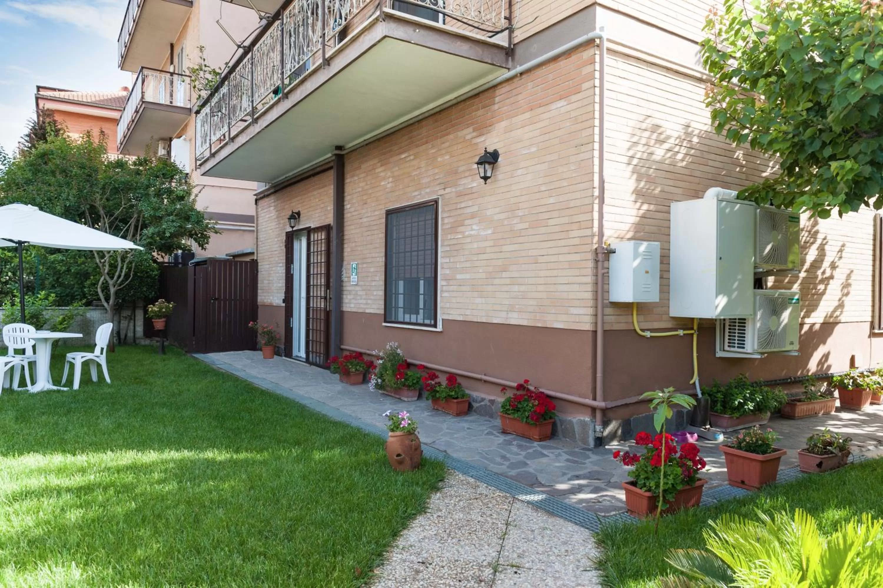 Property building in Il Giardino dell'Eden