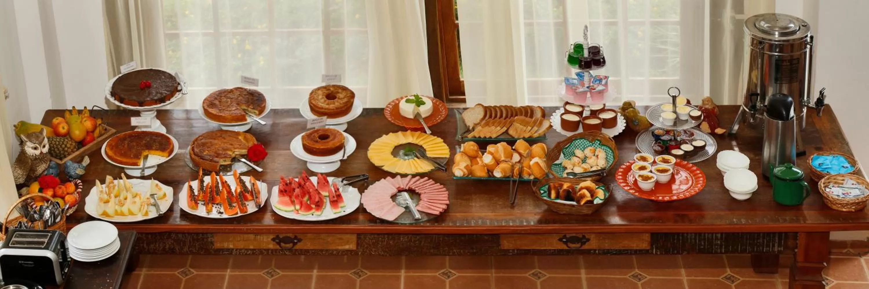 Buffet breakfast in Pousada Neuza Barbosa