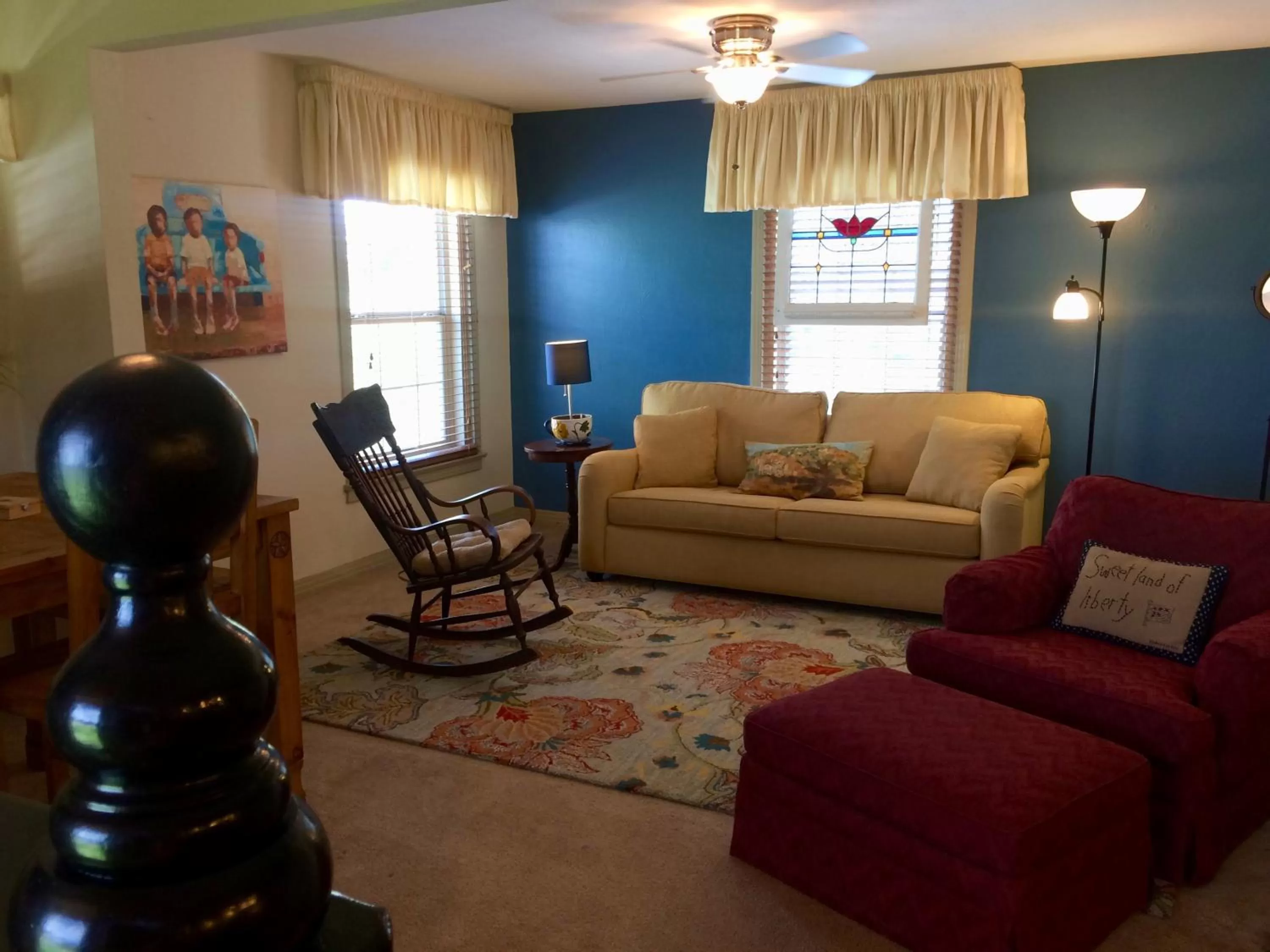 Living room in The Old Liberty Schoolhouse