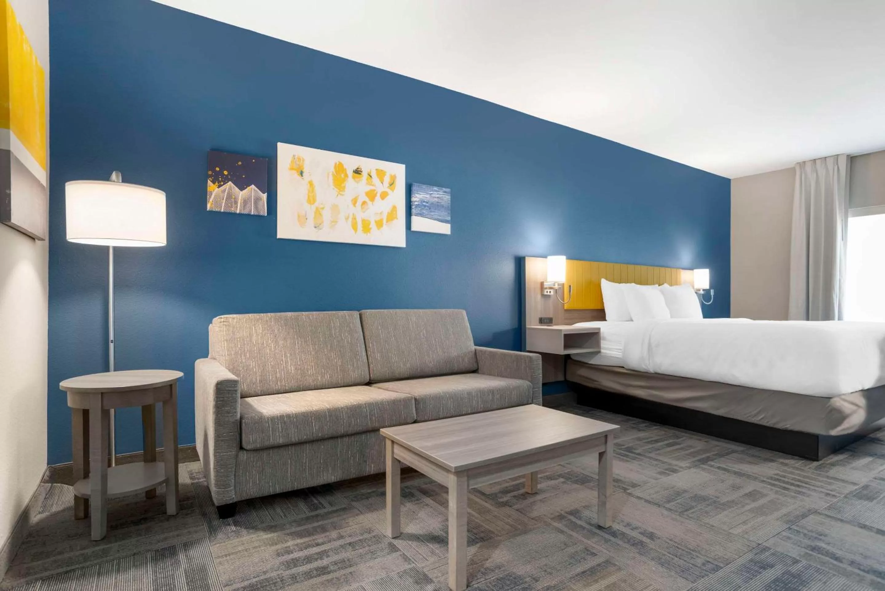 Bedroom, Bed in Comfort Inn & Suites Destin near Henderson Beach