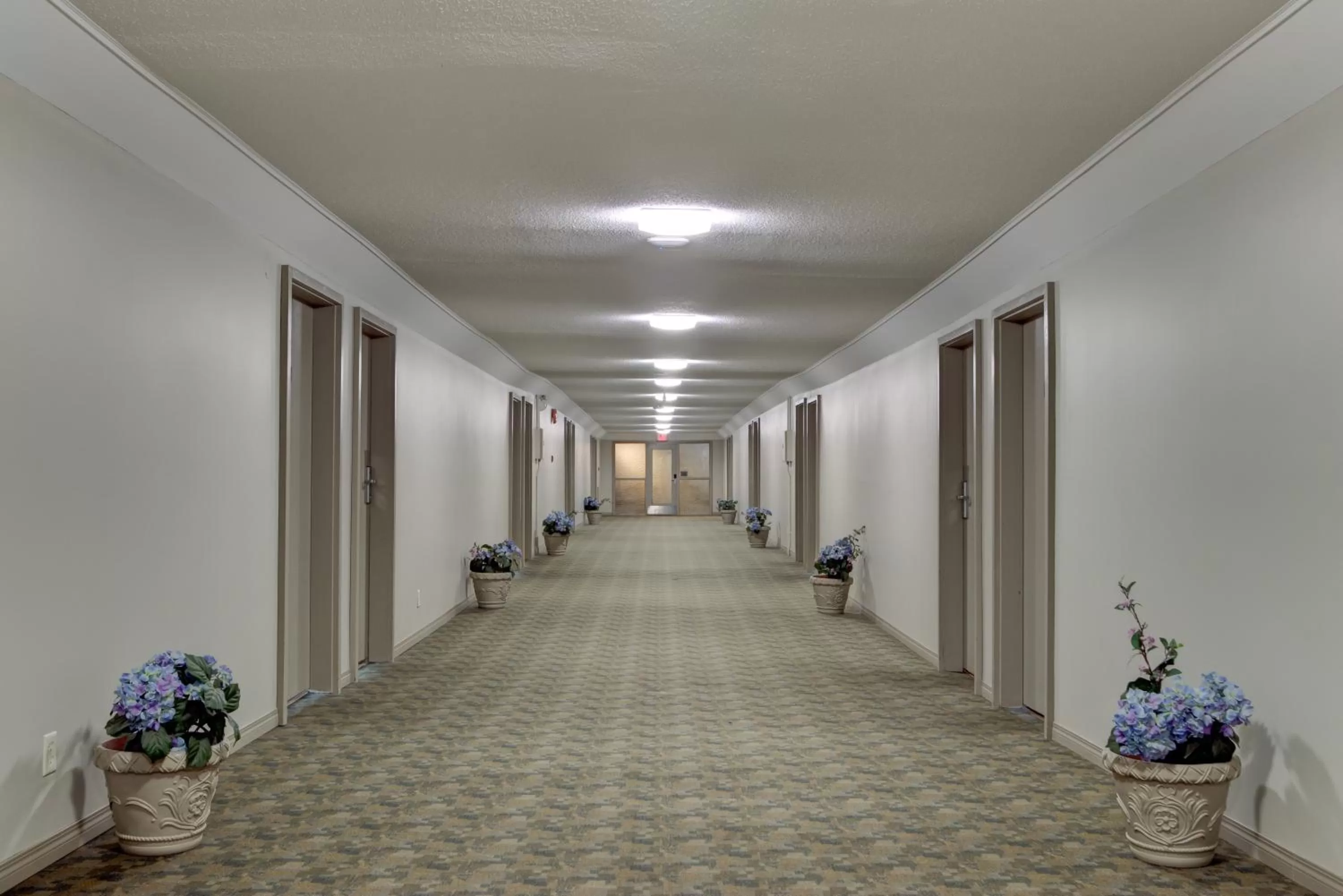 Property building in Knights Inn Kamloops