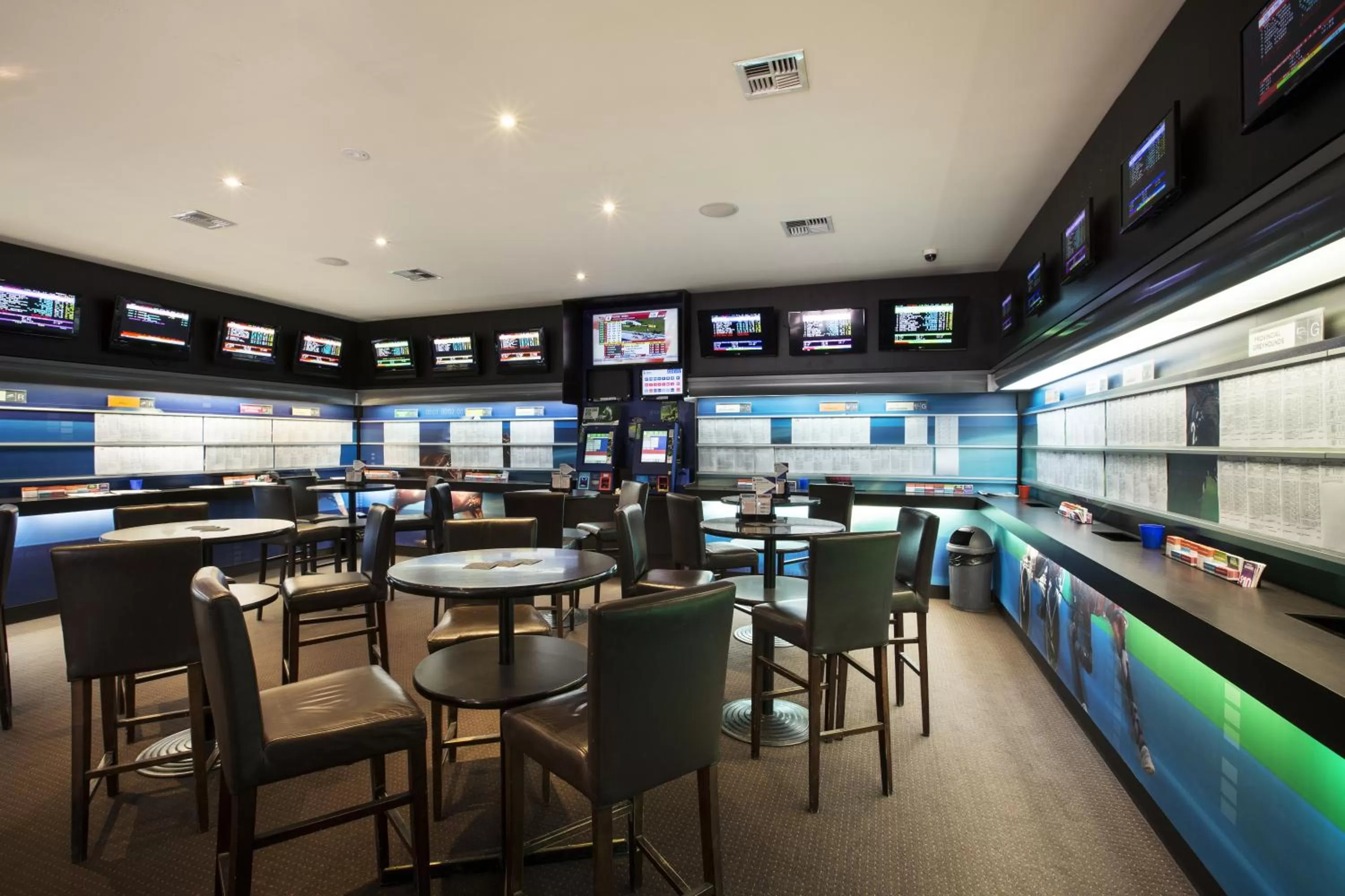 Food and drinks in Nightcap at Jamison Hotel