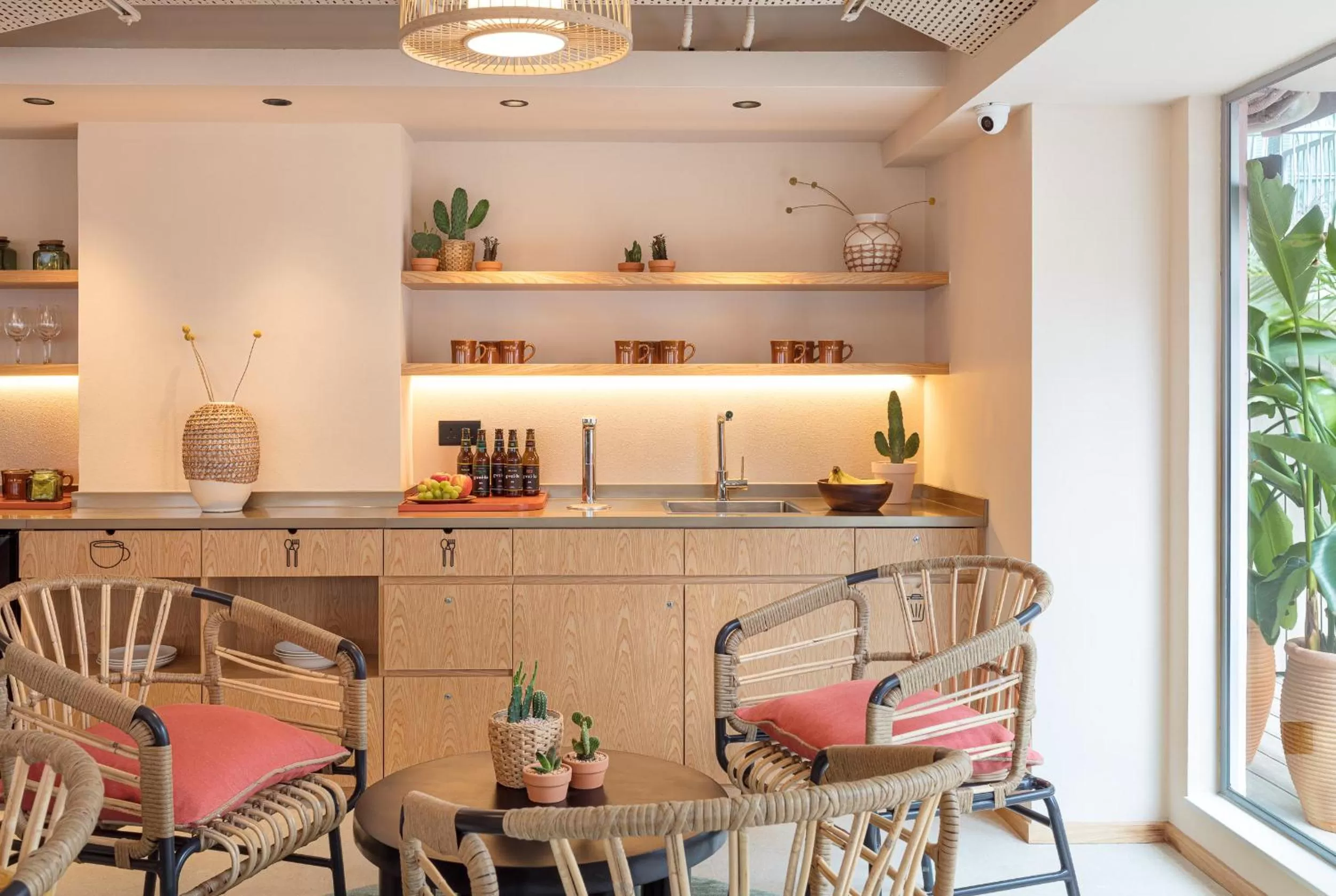 Communal lounge/ TV room in the Figo