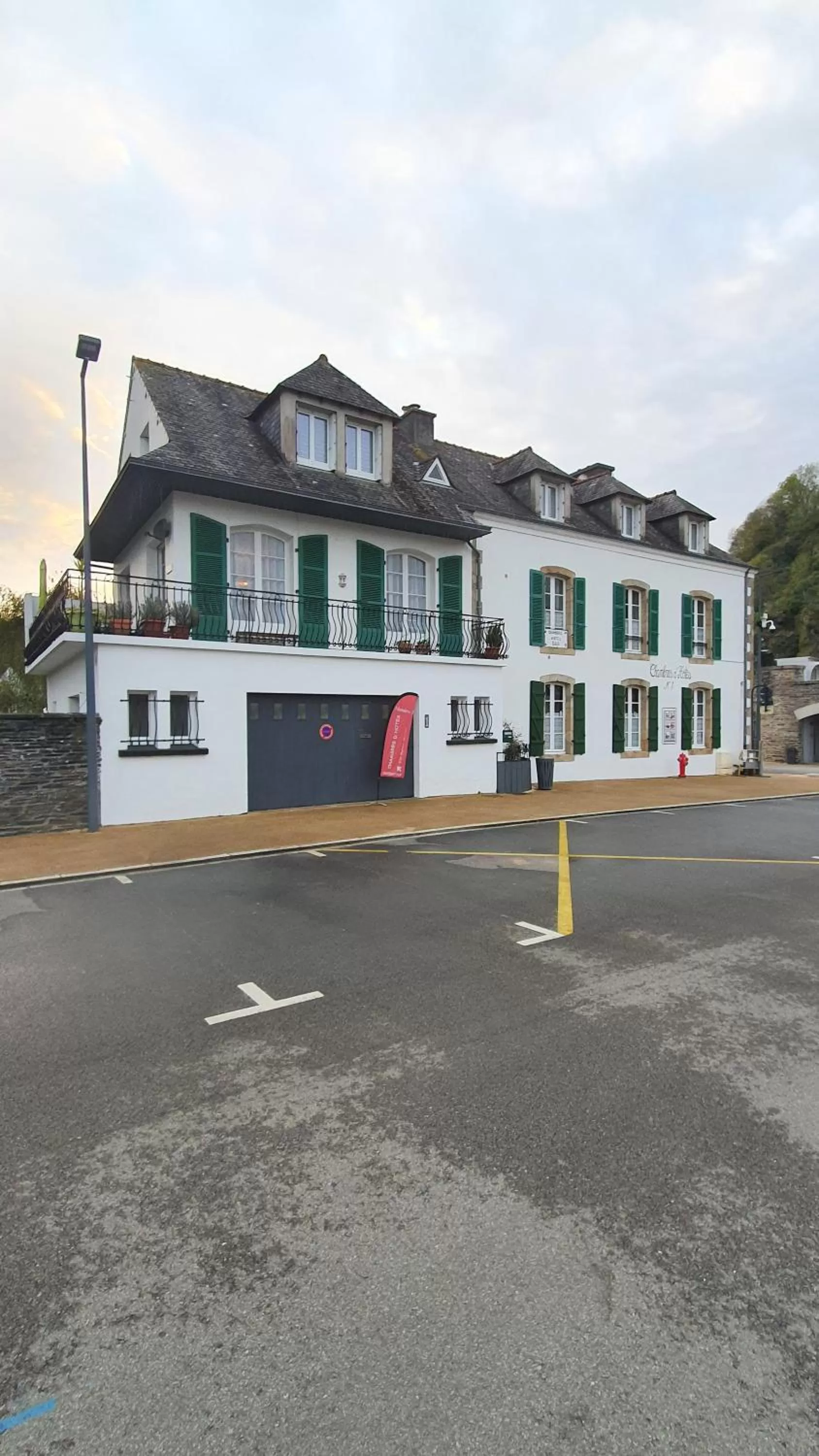 Property building in Chambres Dhôtes Numéro 1