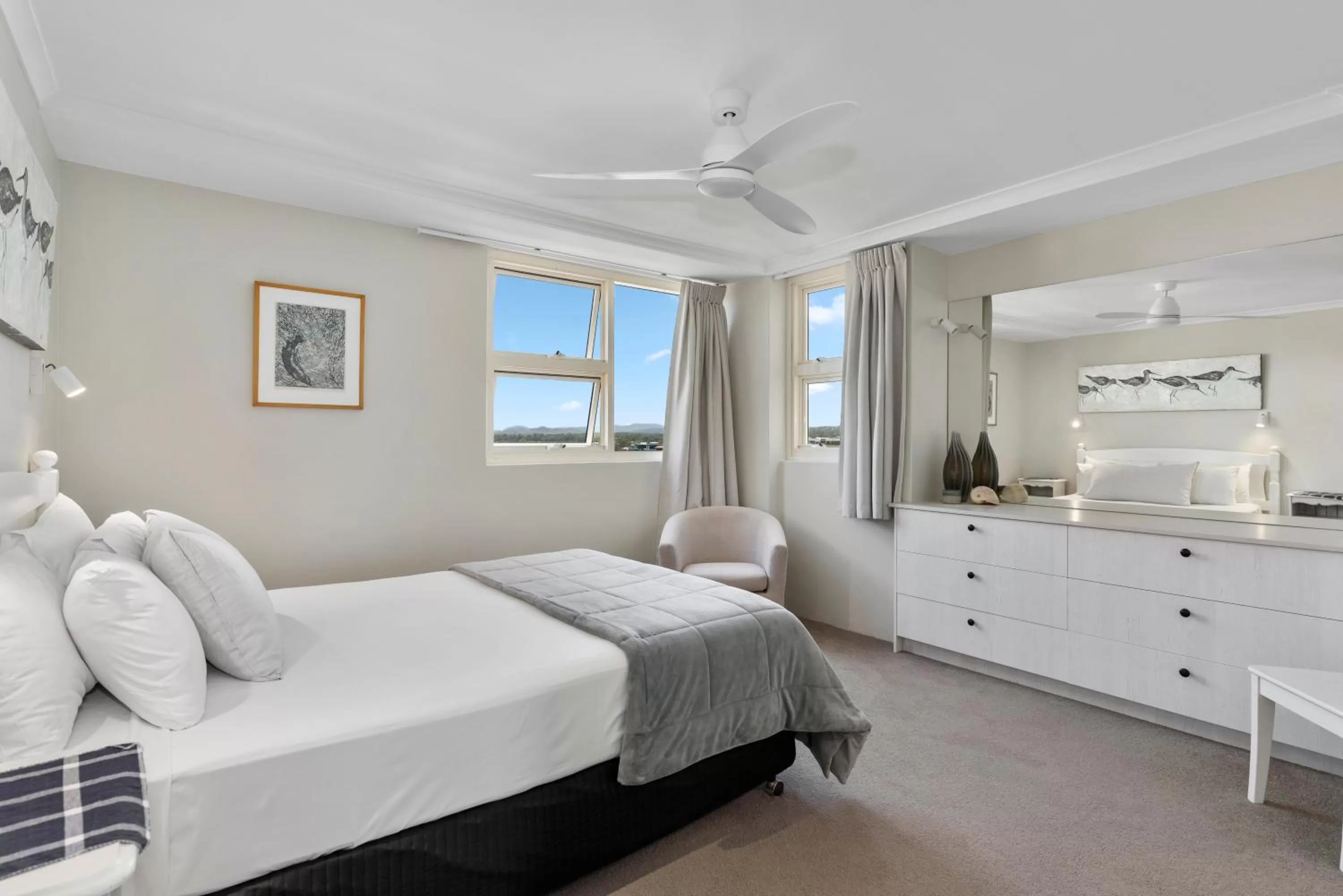 Bedroom, Bed in 84 The Spit Holiday Apartments