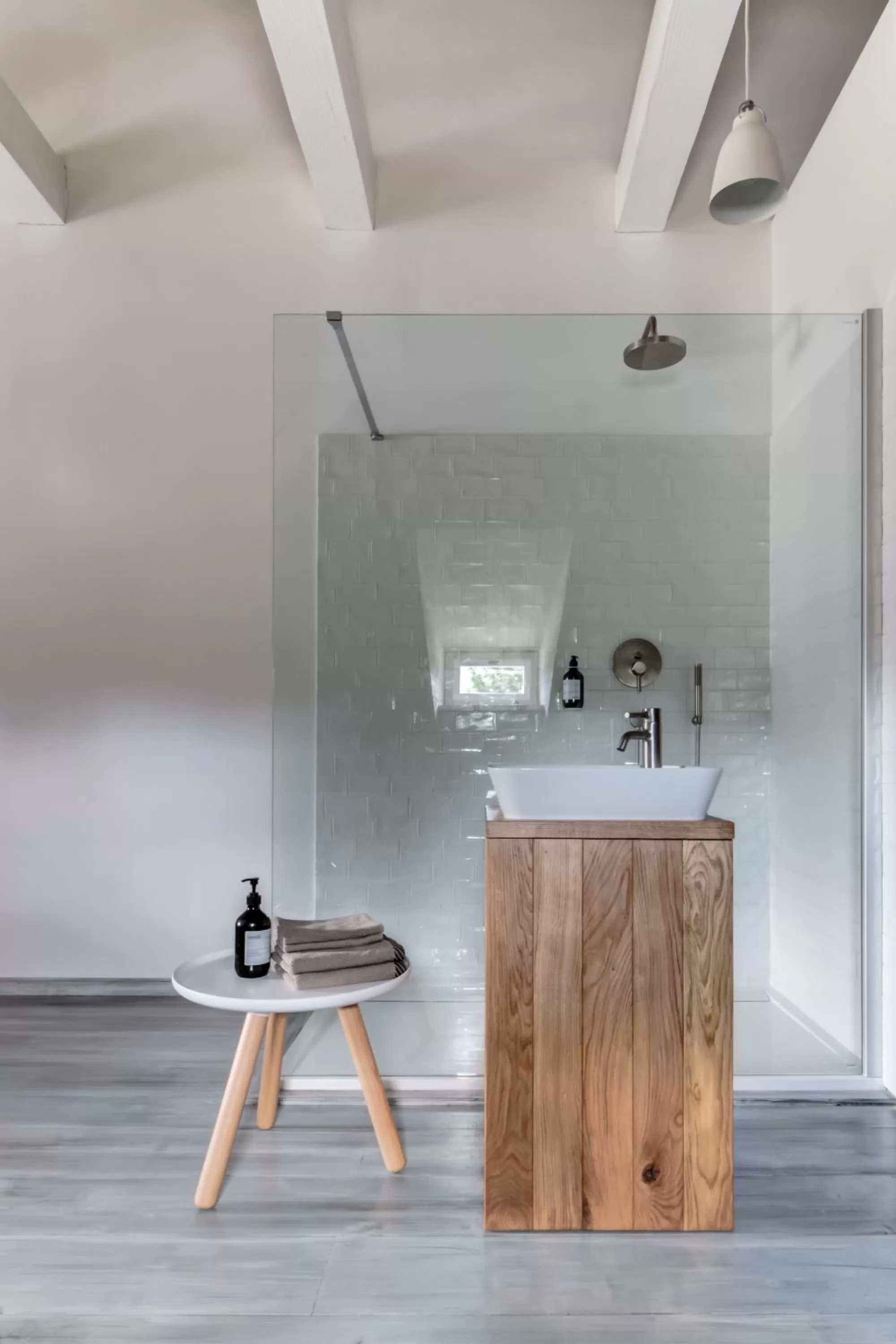 Shower, Kitchen/Kitchenette in Boutique hotel Mezi plutky
