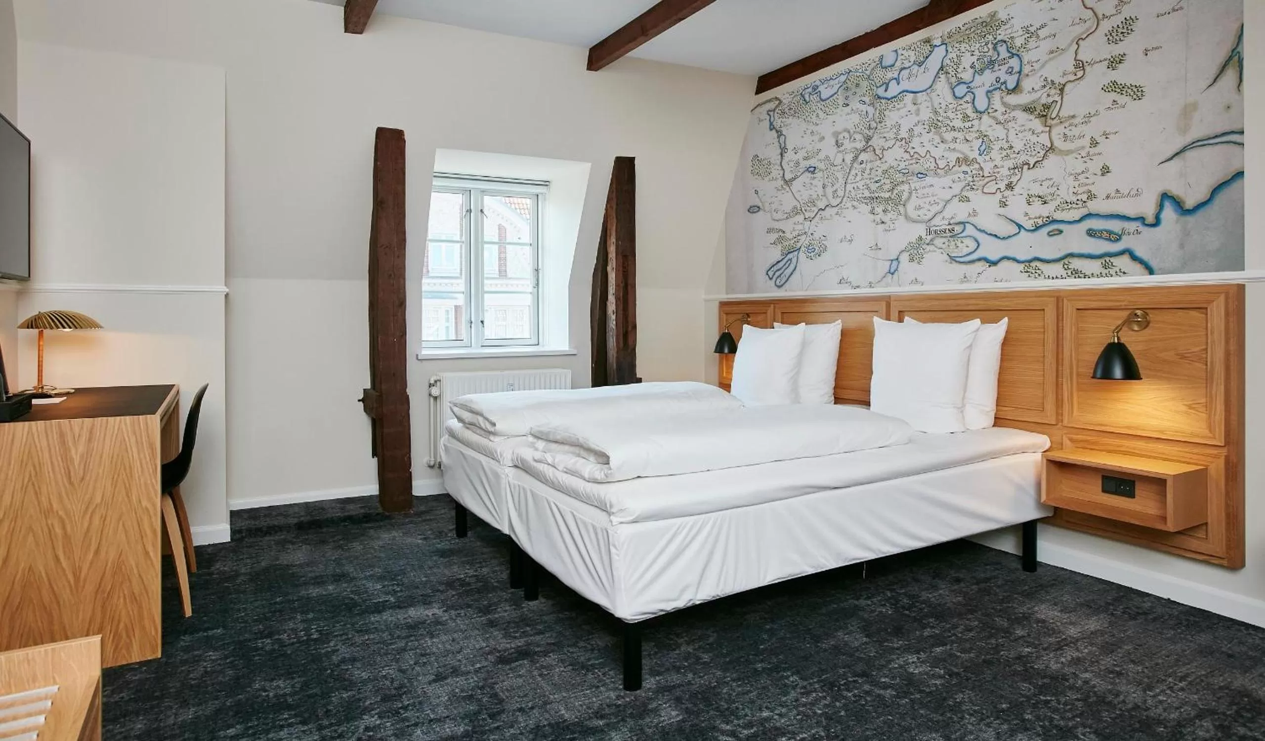 Photo of the whole room, Bed in Jørgensens Hotel