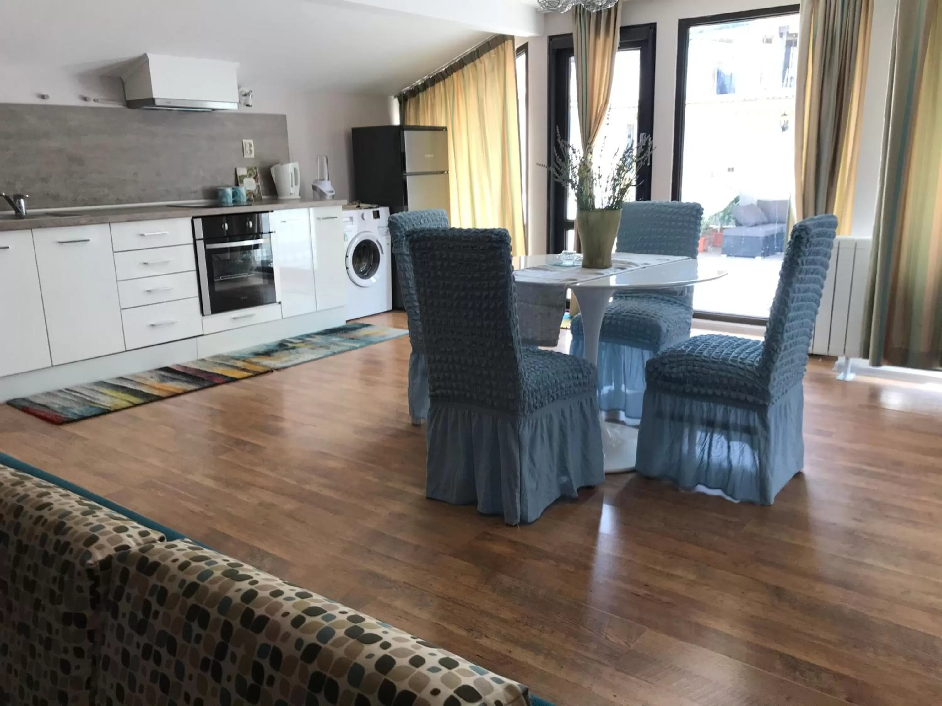 Kitchen or kitchenette, Kitchen/Kitchenette in White Rose Family Guest House