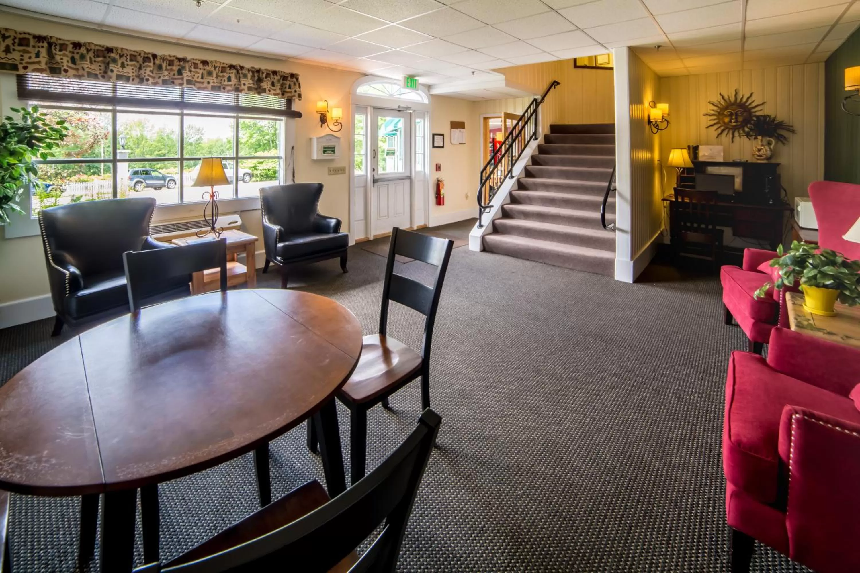 Lobby or reception, Lounge/Bar in The Lodge at Poland Spring Resort