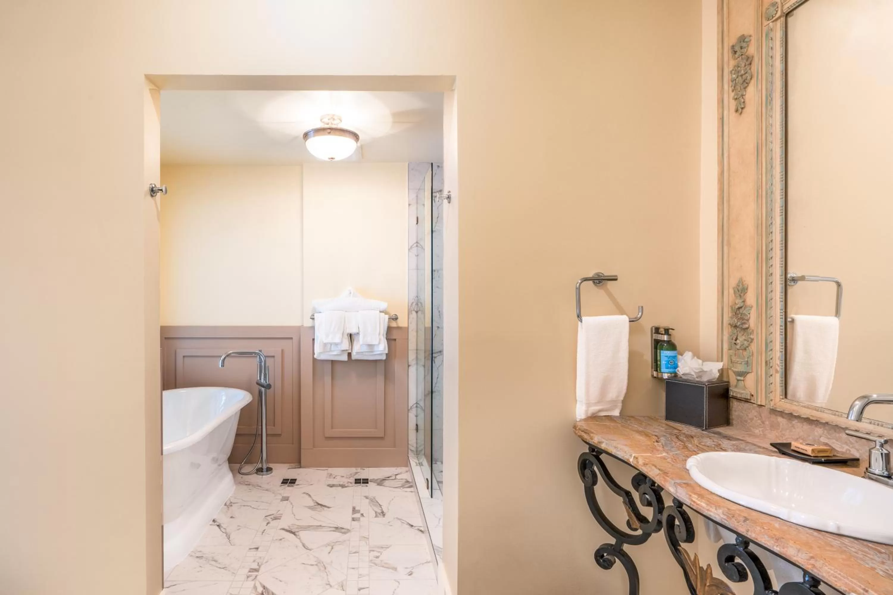 Bathroom in The Bergson, BW Signature Collection