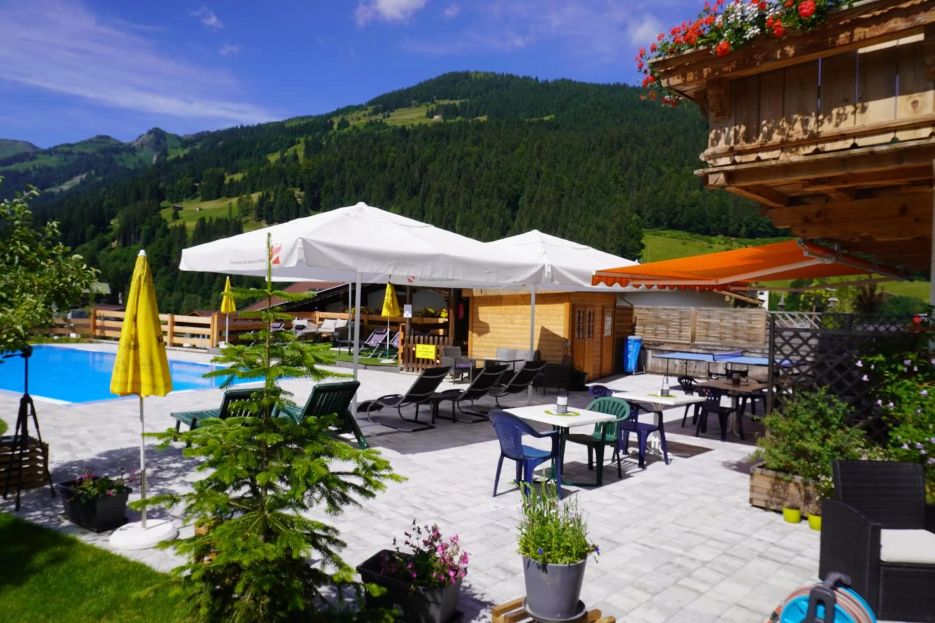 Patio, Swimming Pool in Hotel Aschauer Hof z'Fritzn