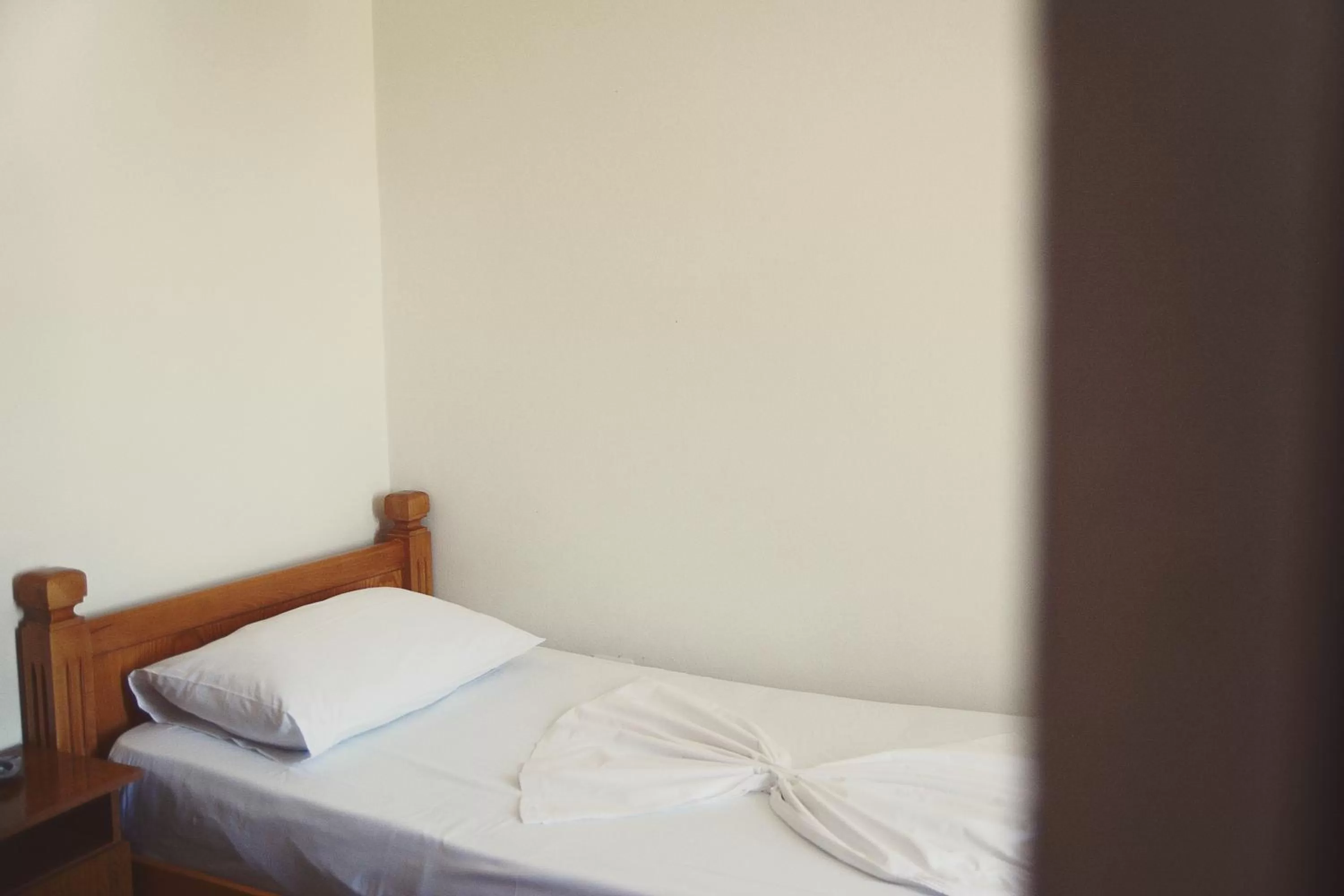 Bed, Room Photo in Hotel Floga