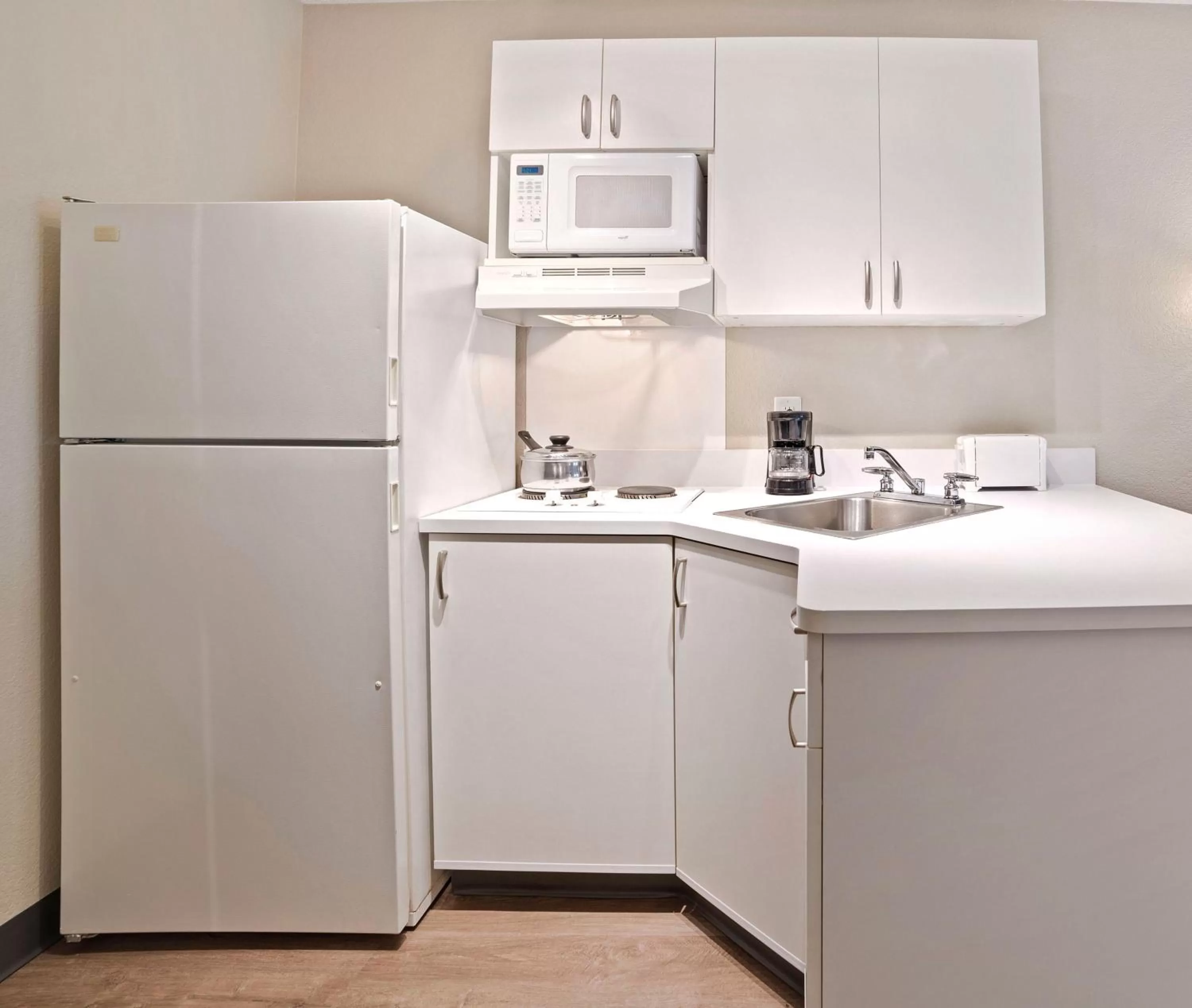 Kitchen or kitchenette in Extended Stay America Select Suites - Dallas - Lewisville