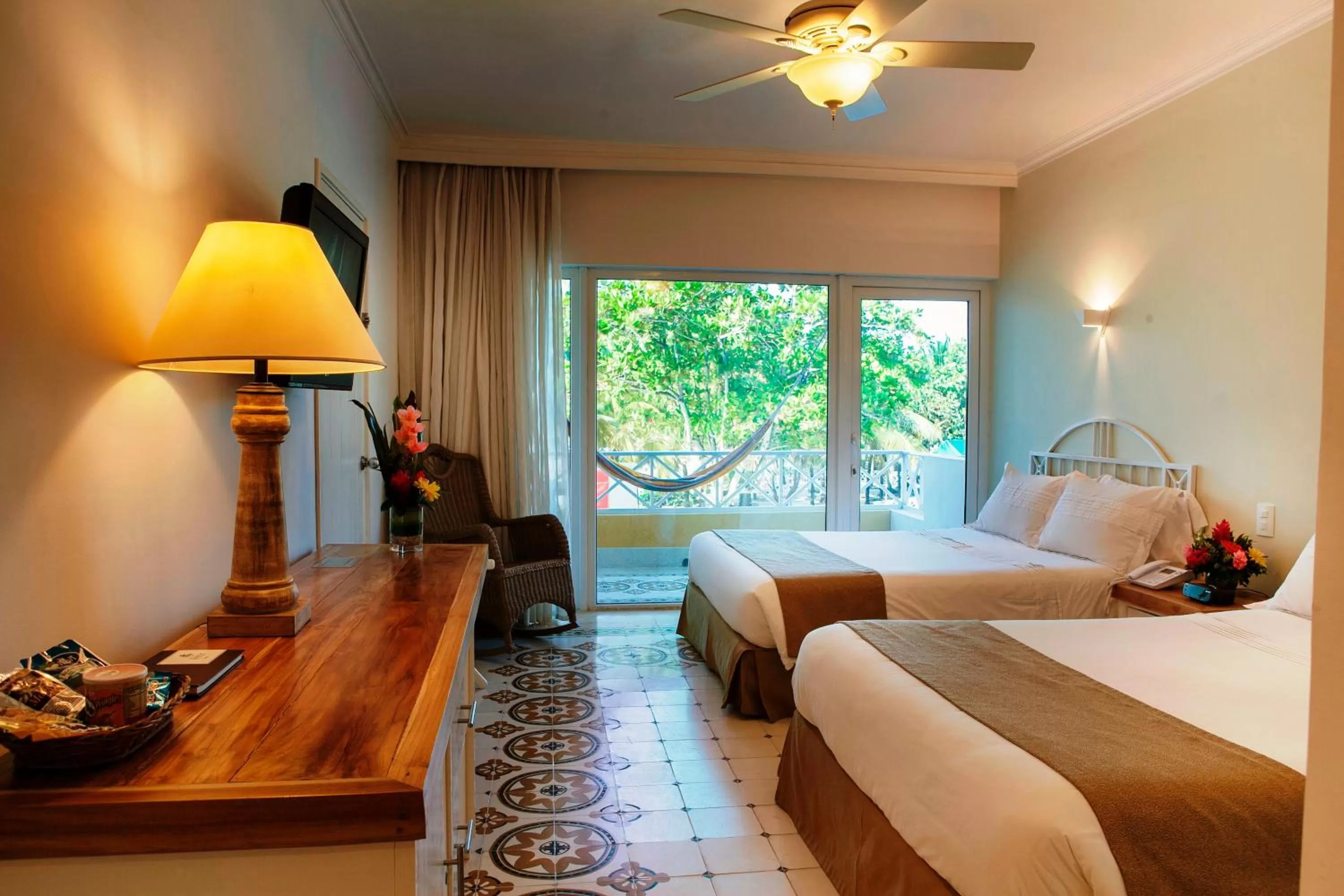 Photo of the whole room, Bed in Hotel Las Americas Casa de Playa