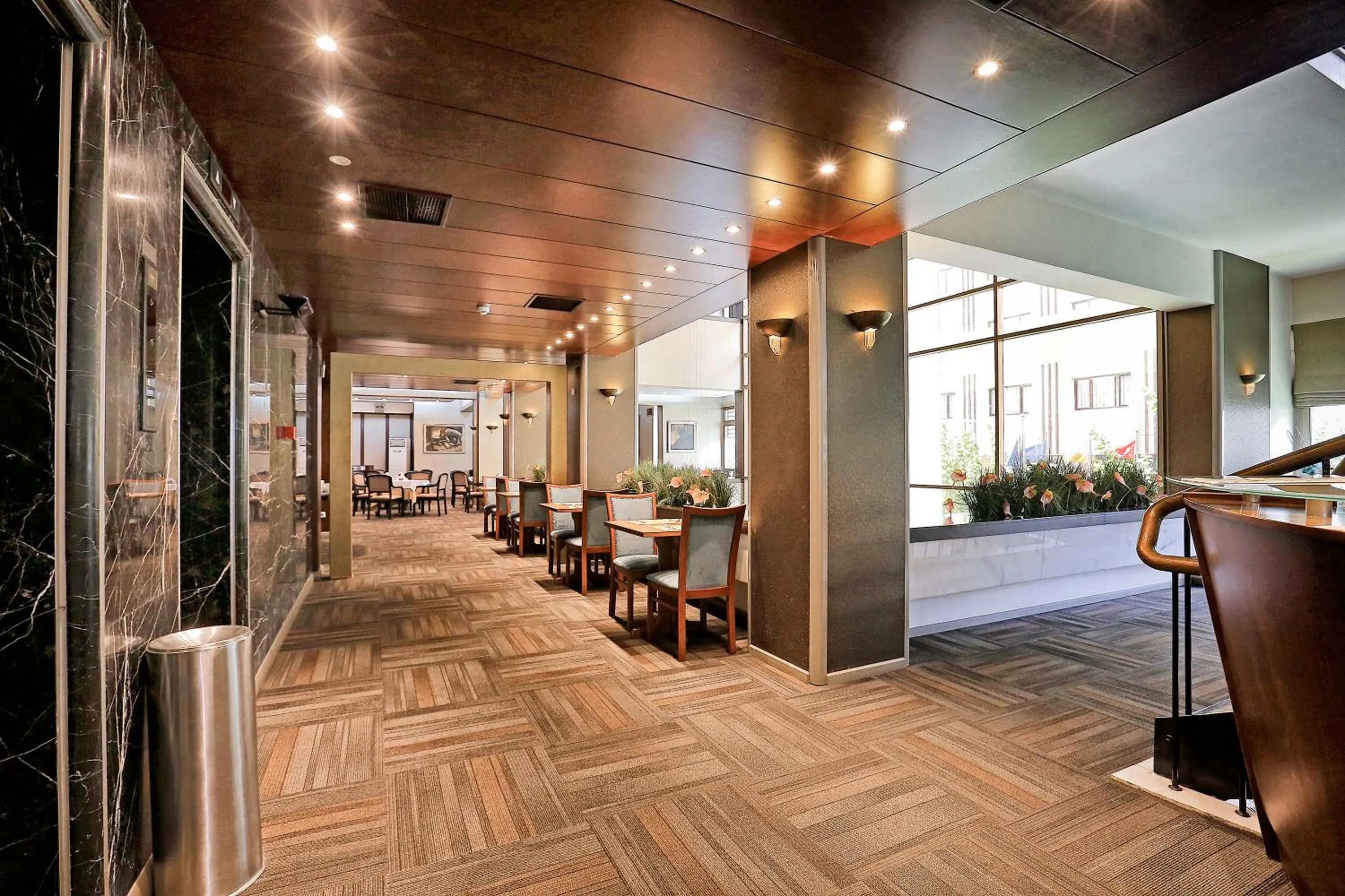 Restaurant/places to eat in Kaya Prestige Oteli