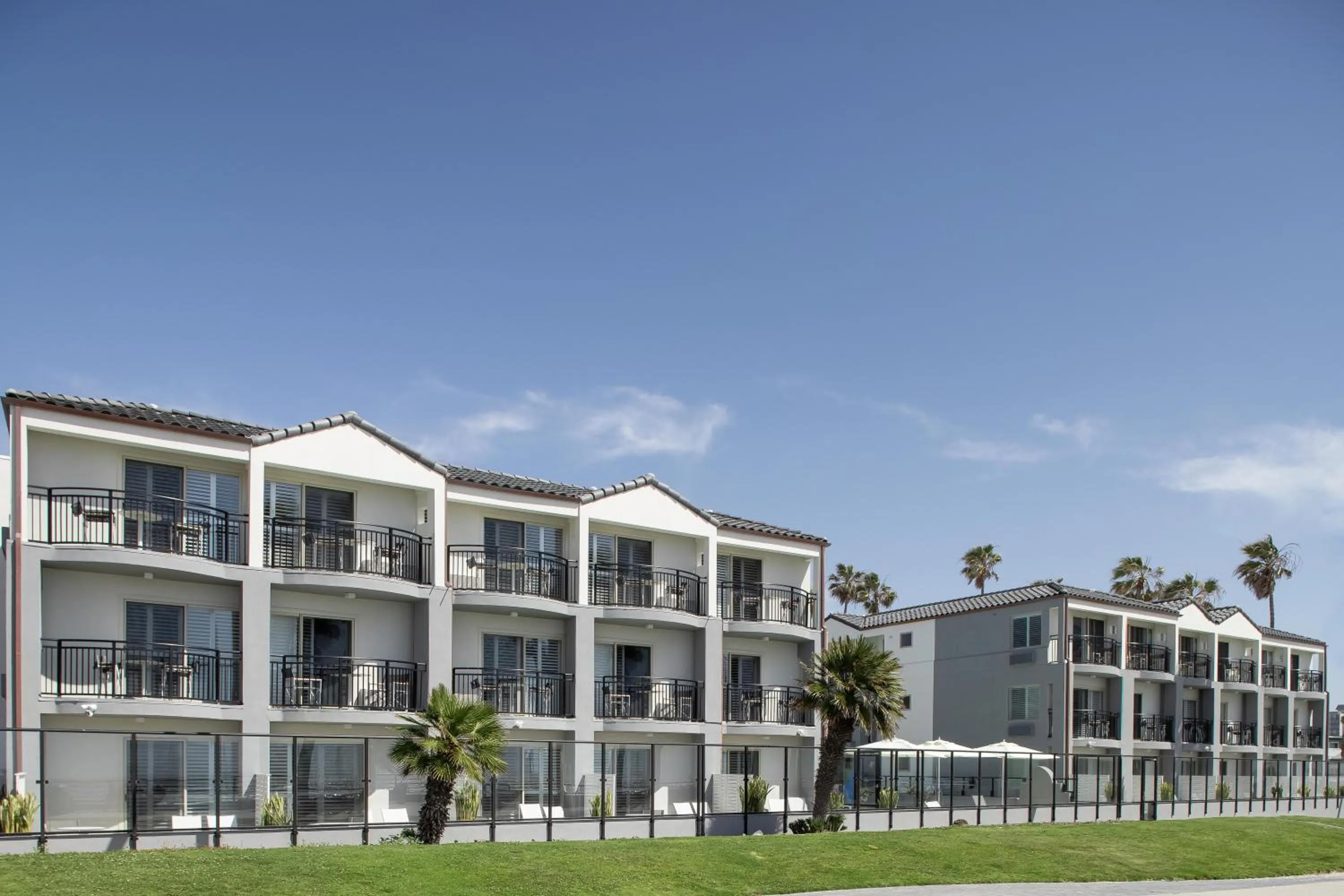 Property building in Ocean Park Inn