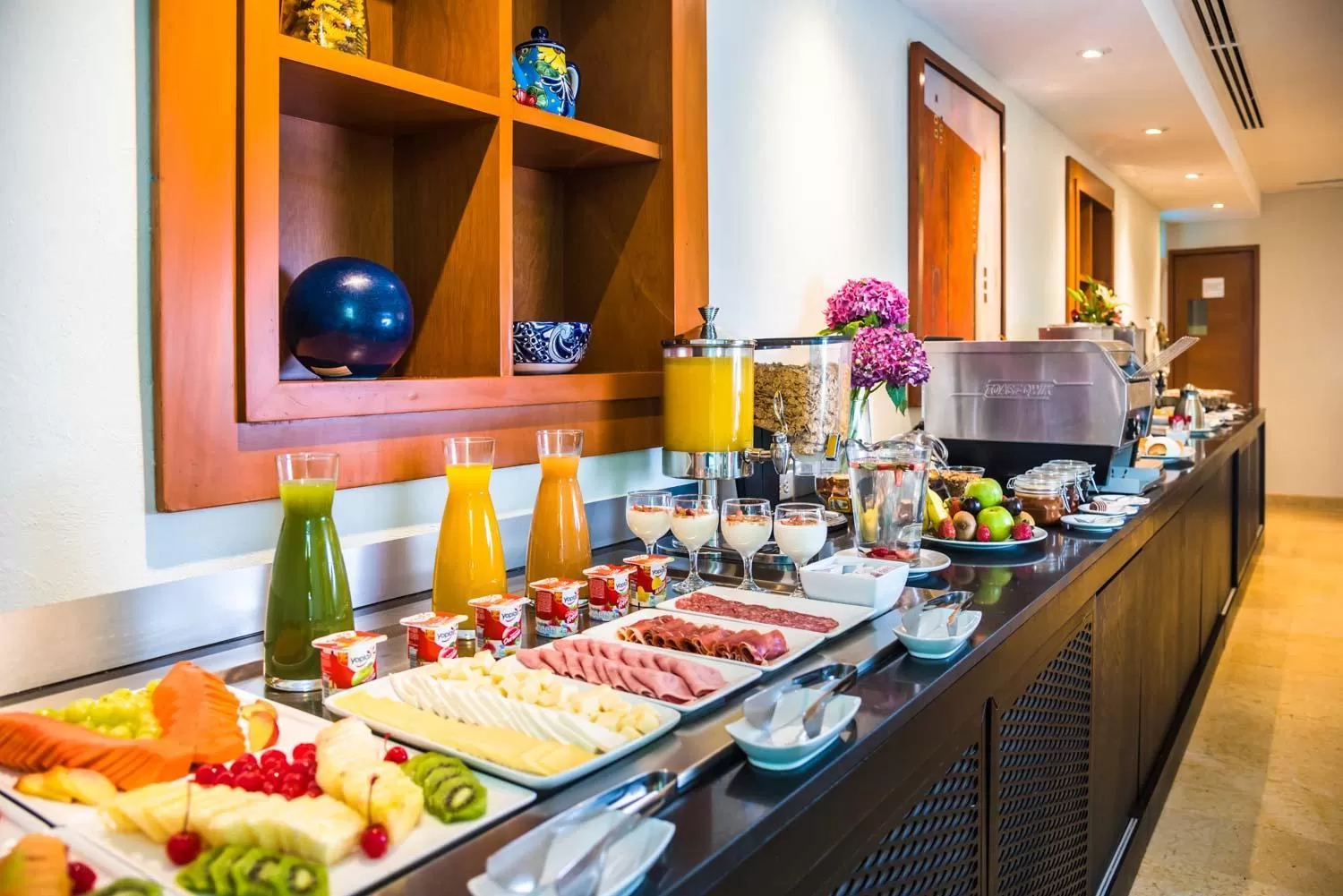 American breakfast in Eurostars Zona Rosa Suites