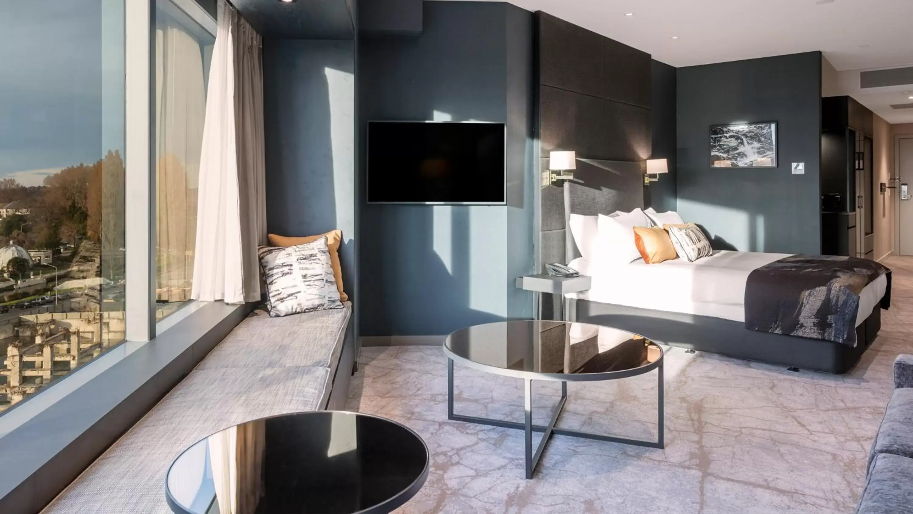 Junior King Suite with Living Area in Crowne Plaza Christchurch by IHG Junior King Suite with Living Area in Crowne Plaza Christchurch by IHG