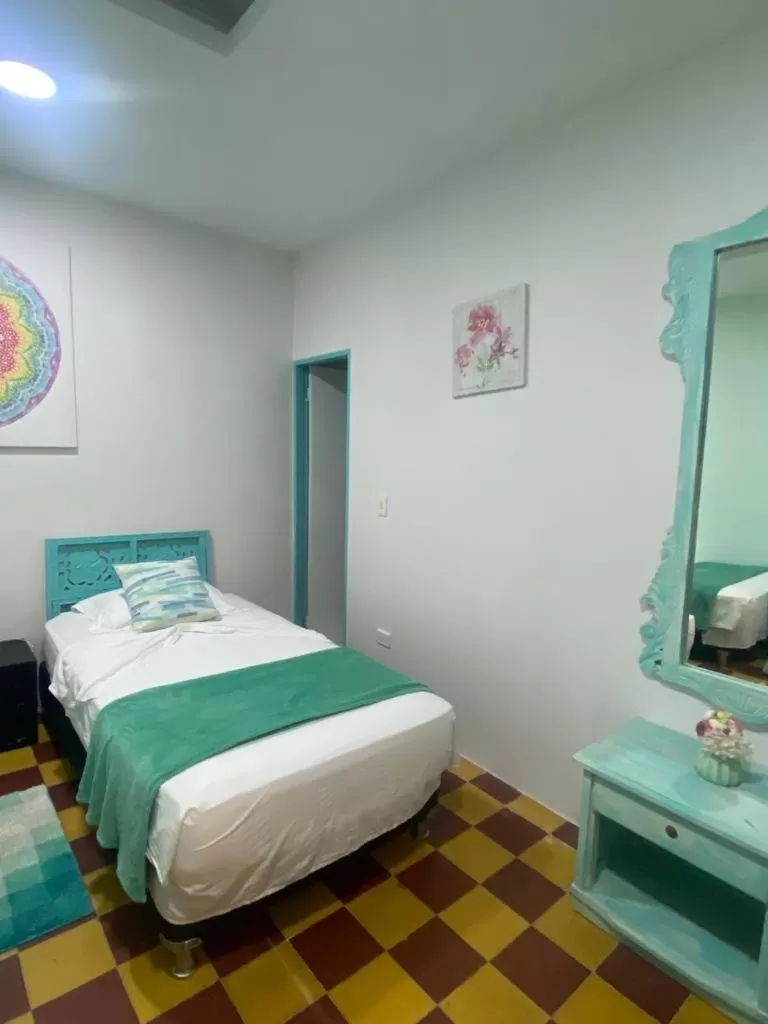 Standard Twin Room in Casa Renacer