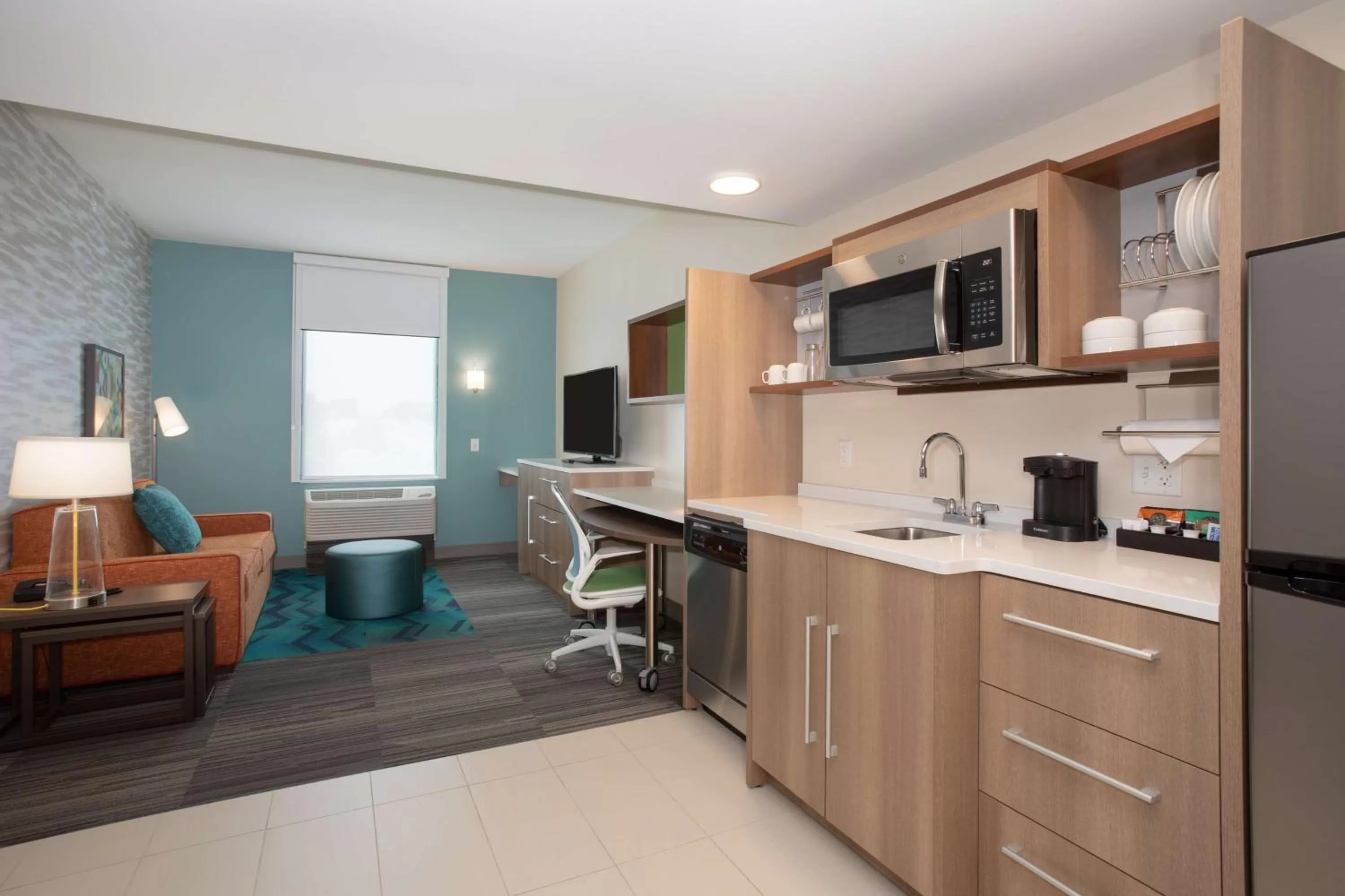 Kitchen or kitchenette in Home2 Suites By Hilton Omaha Un Medical Ctr Area