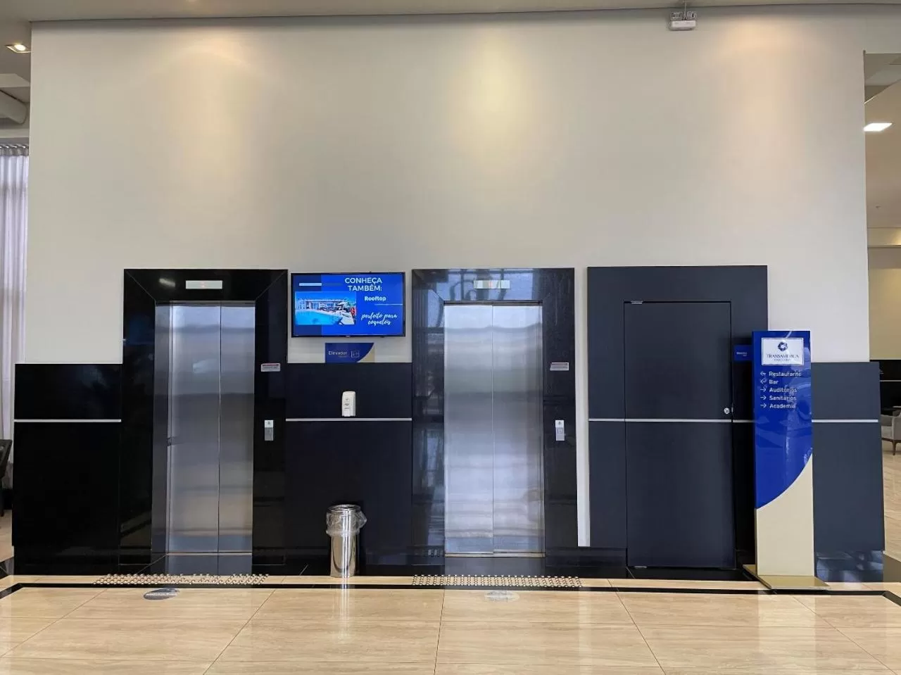 elevator in Transamerica Executive Maringá