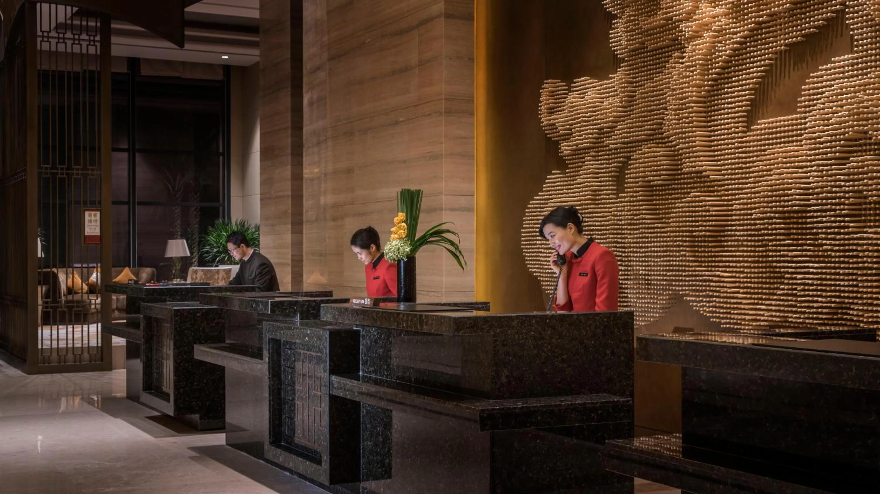 Property building in HUALUXE Yangjiang City Center