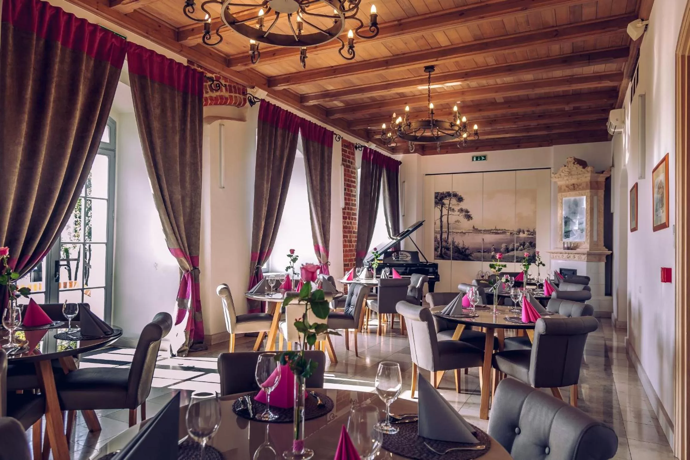 Restaurant/places to eat in Centrum Konferencyjne Zamek