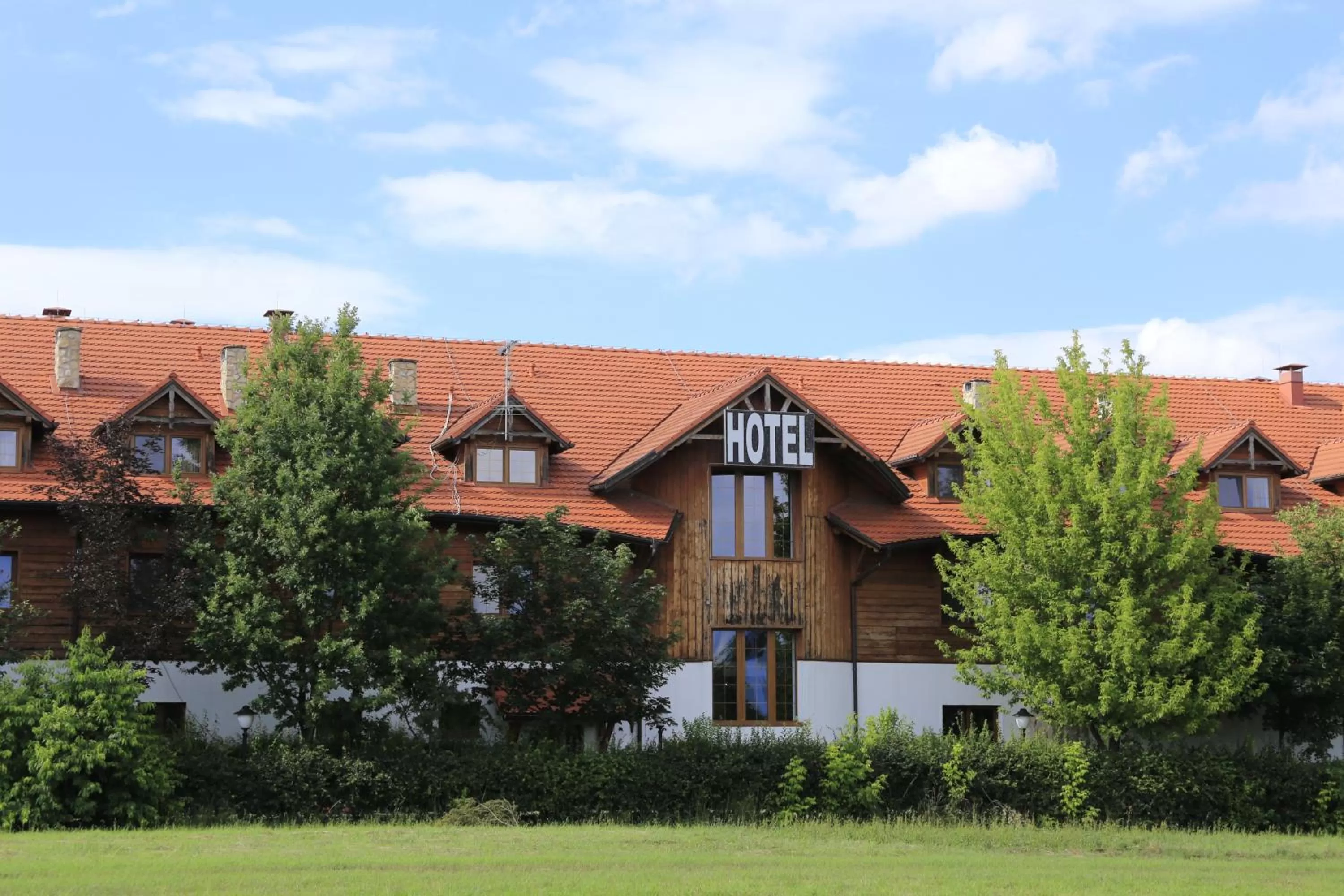 Garden in HOTEL CICHA WODA NIEPORĘT