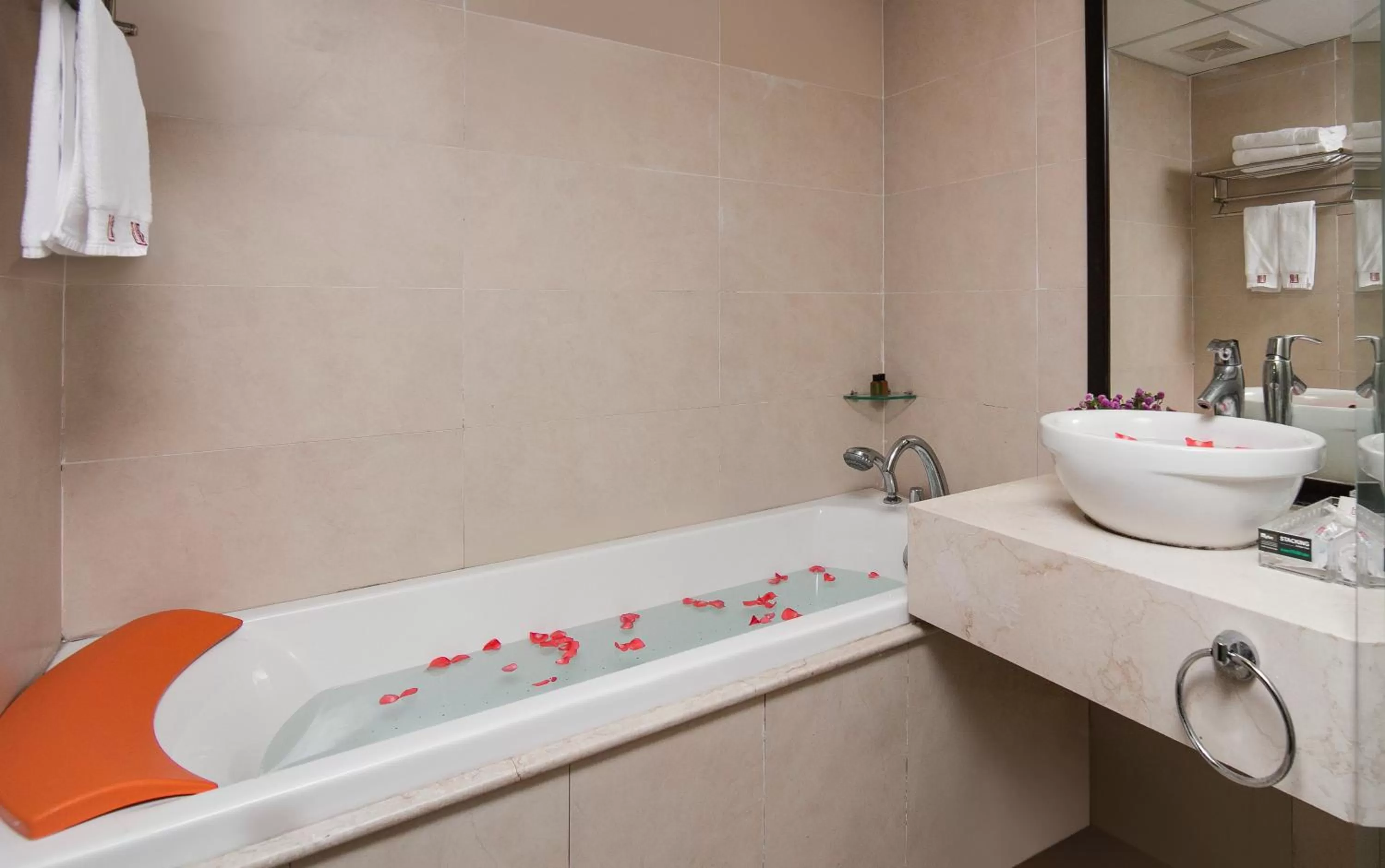 Shower in Au Coeur d'Hanoi Boutique Hotel