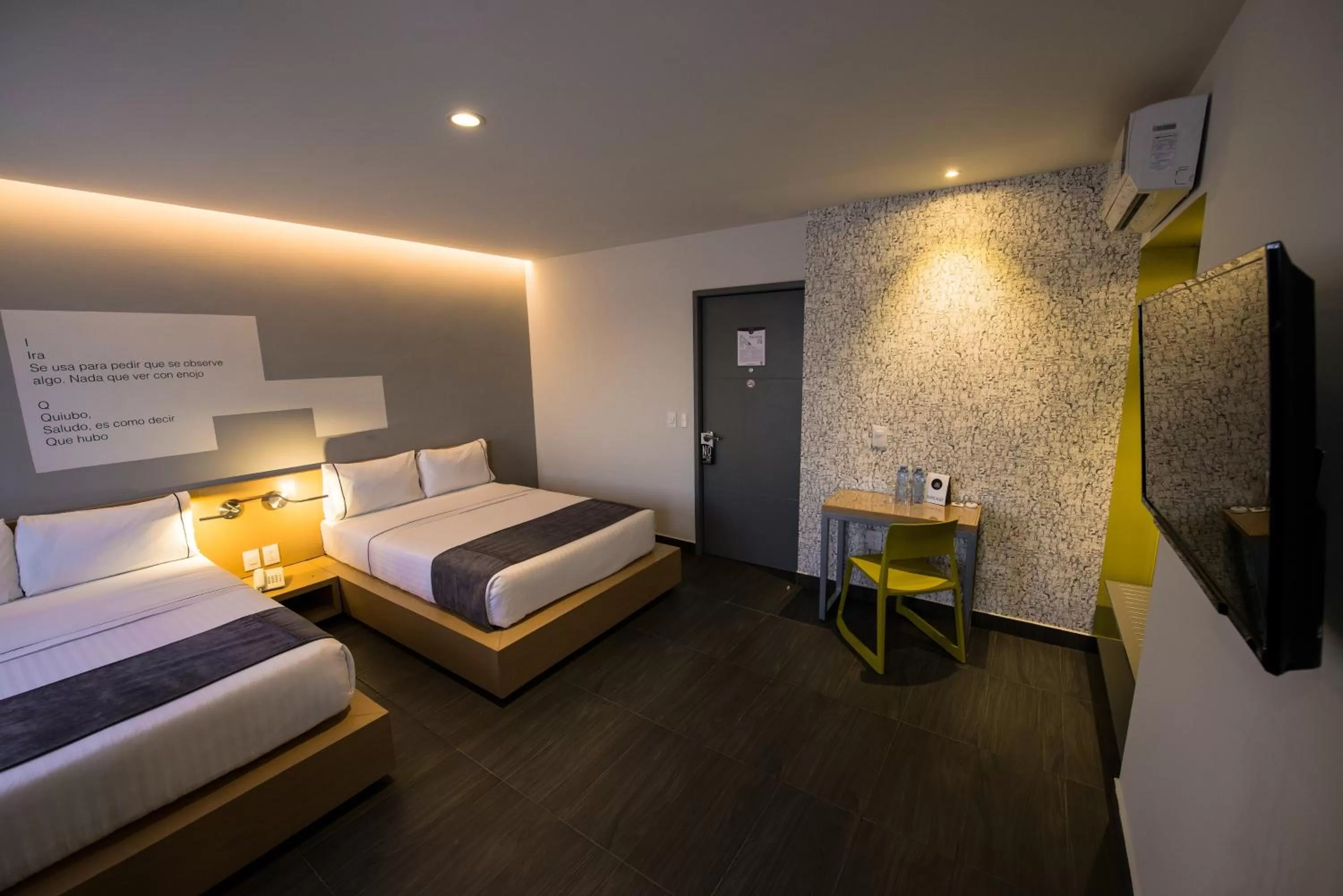 Photo of the whole room, Bed in Hotel Perla Central