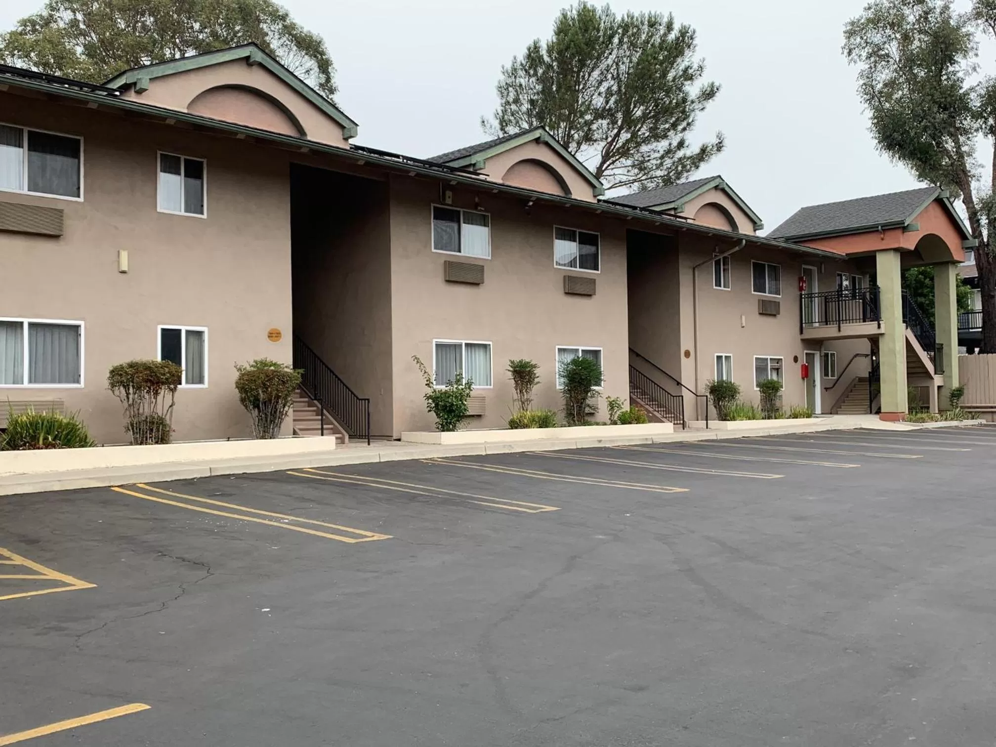 Olive Tree Inn & Suites