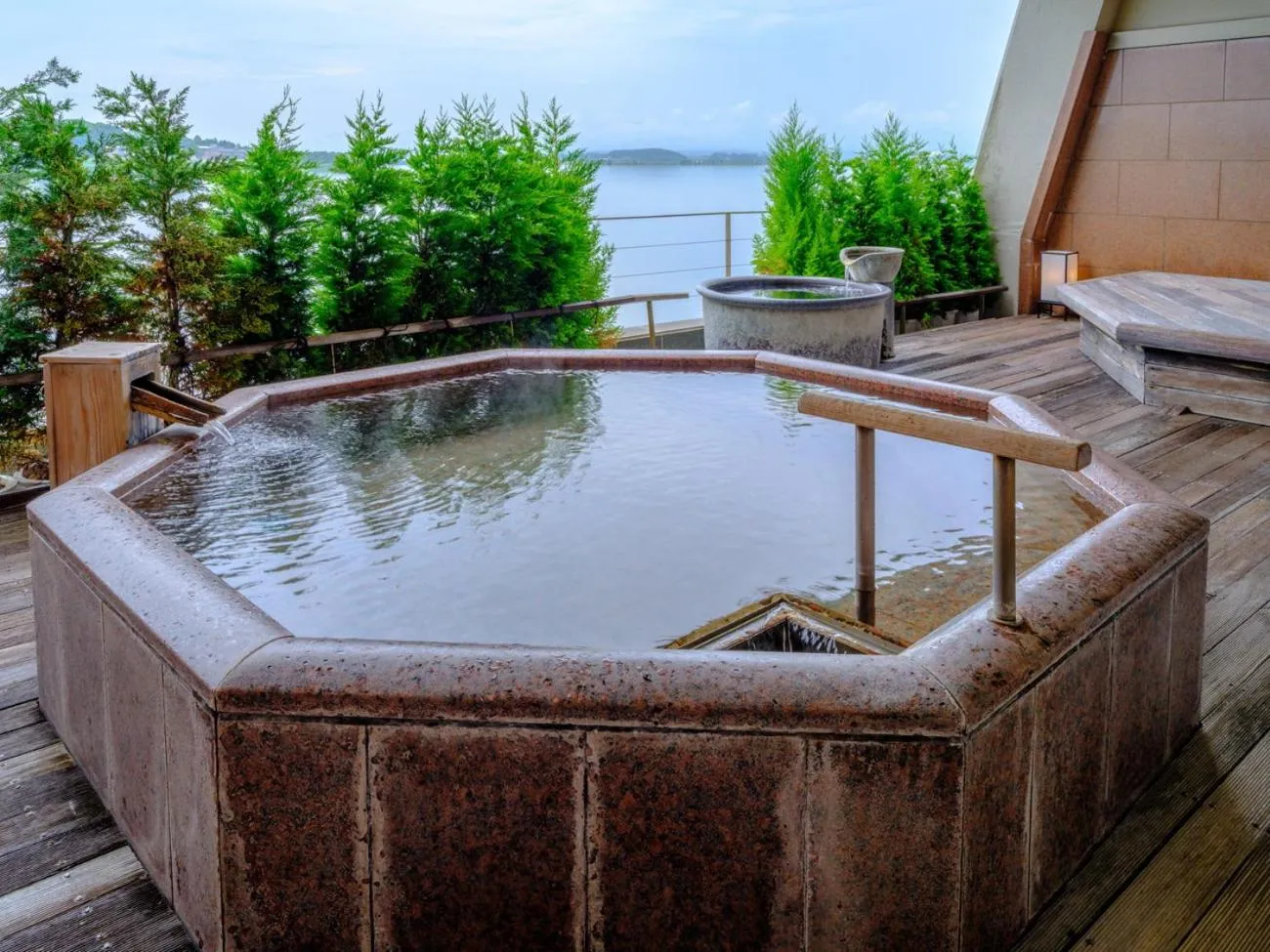 Open Air Bath in APA Hotel & Resort Kaga Katayamazu Onsen Kasuikyo