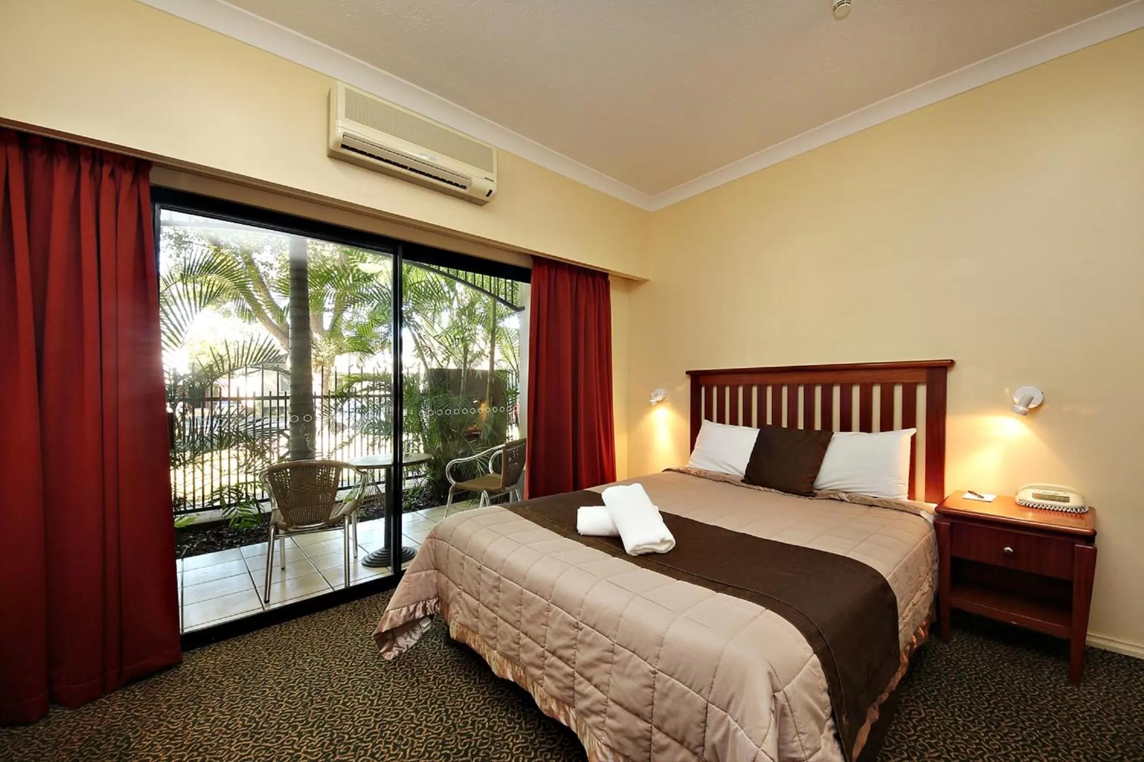 Deluxe Family Room with Balcony in Comfort Inn Grafton