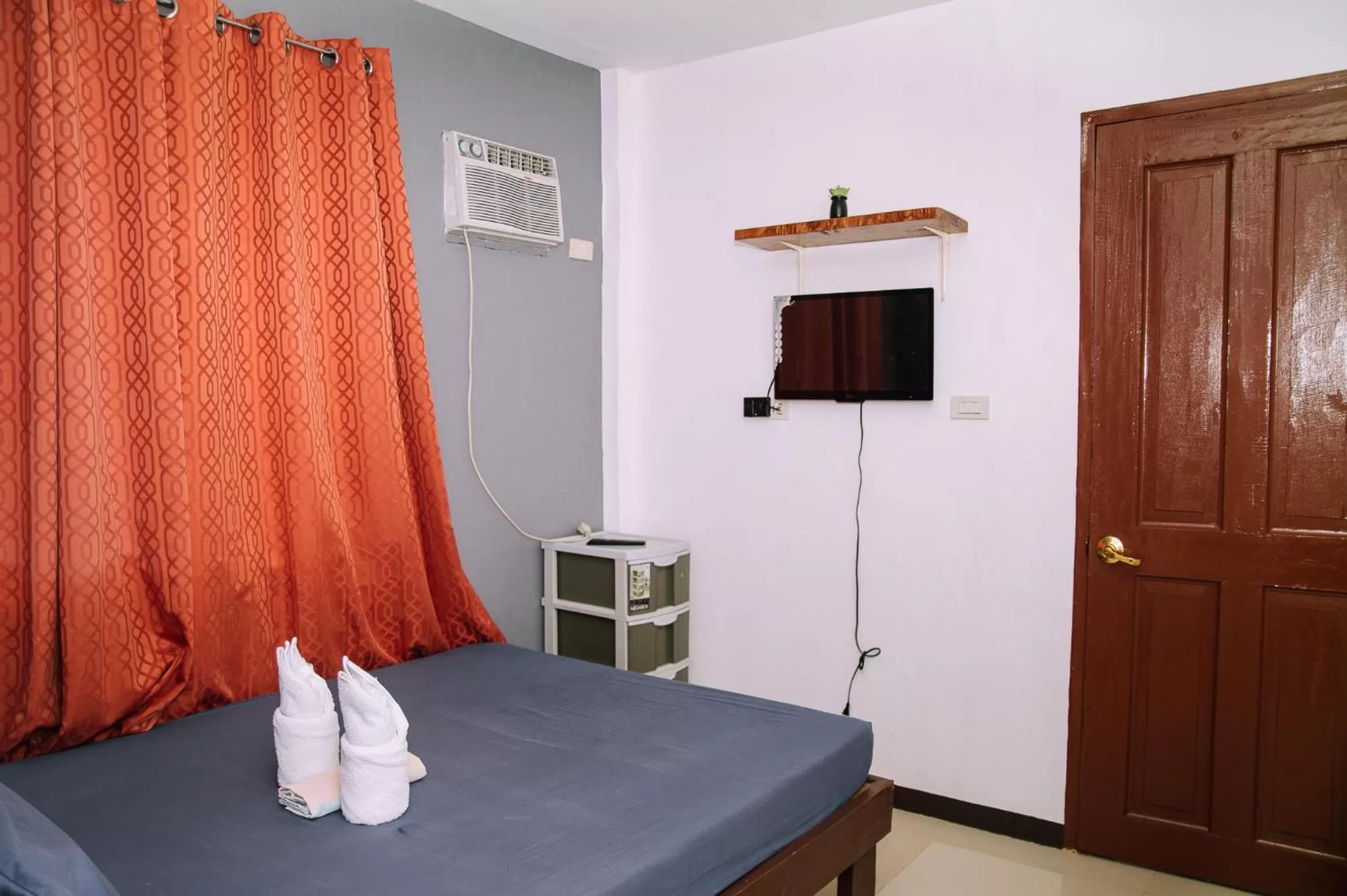 Bed in Gaea's Apartments