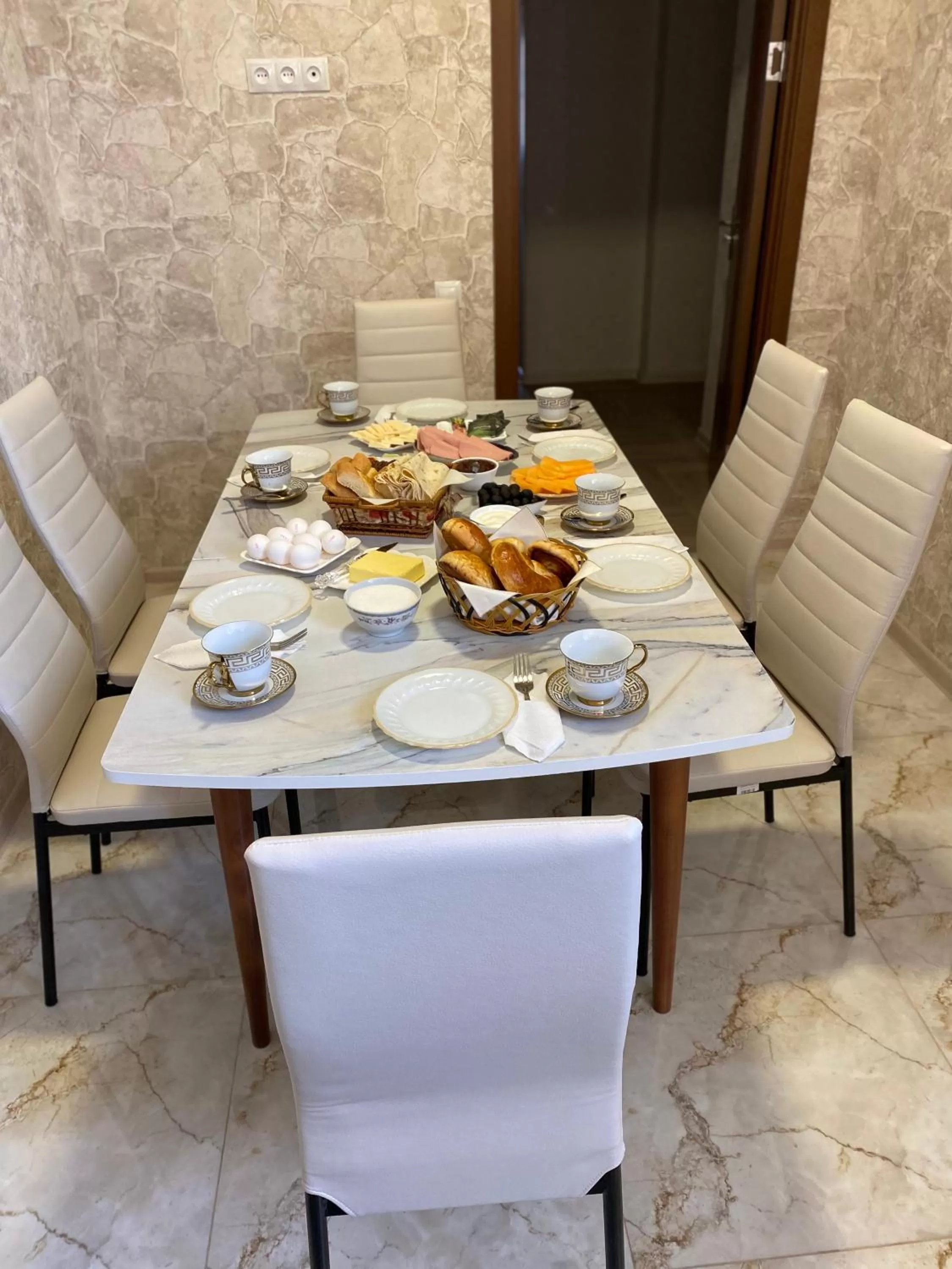 Dining Area in Hotel Sharl