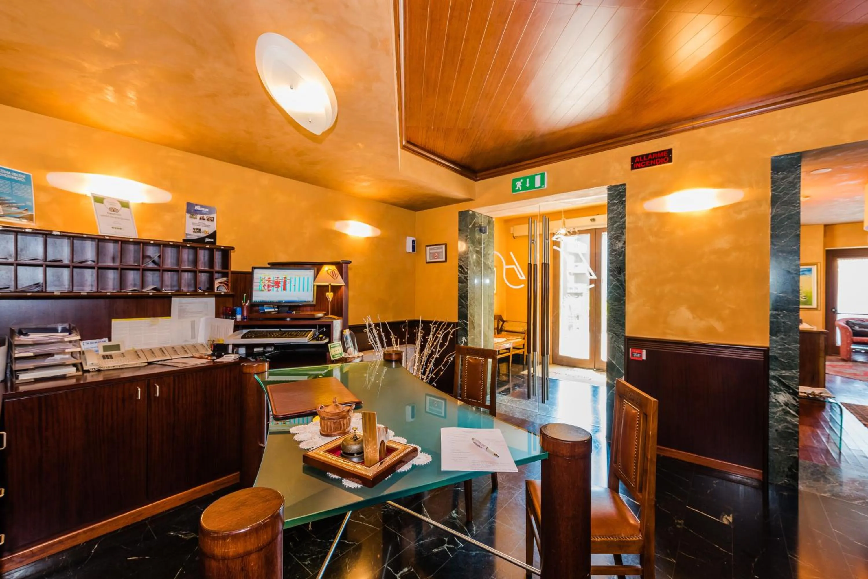 Lobby or reception in Hotel Au Soleil