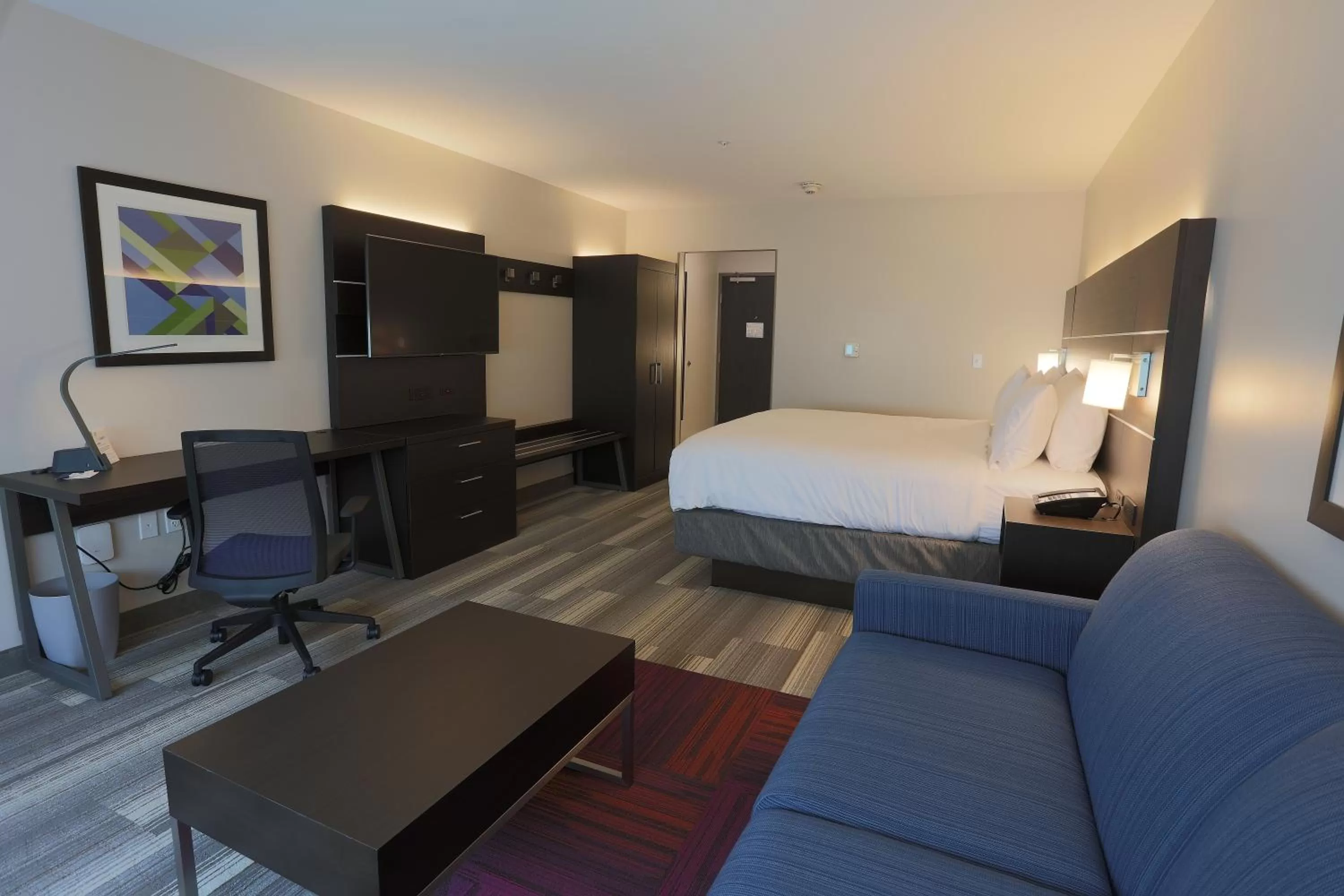 Photo of the whole room, Bed in Holiday Inn Express Oneonta by IHG