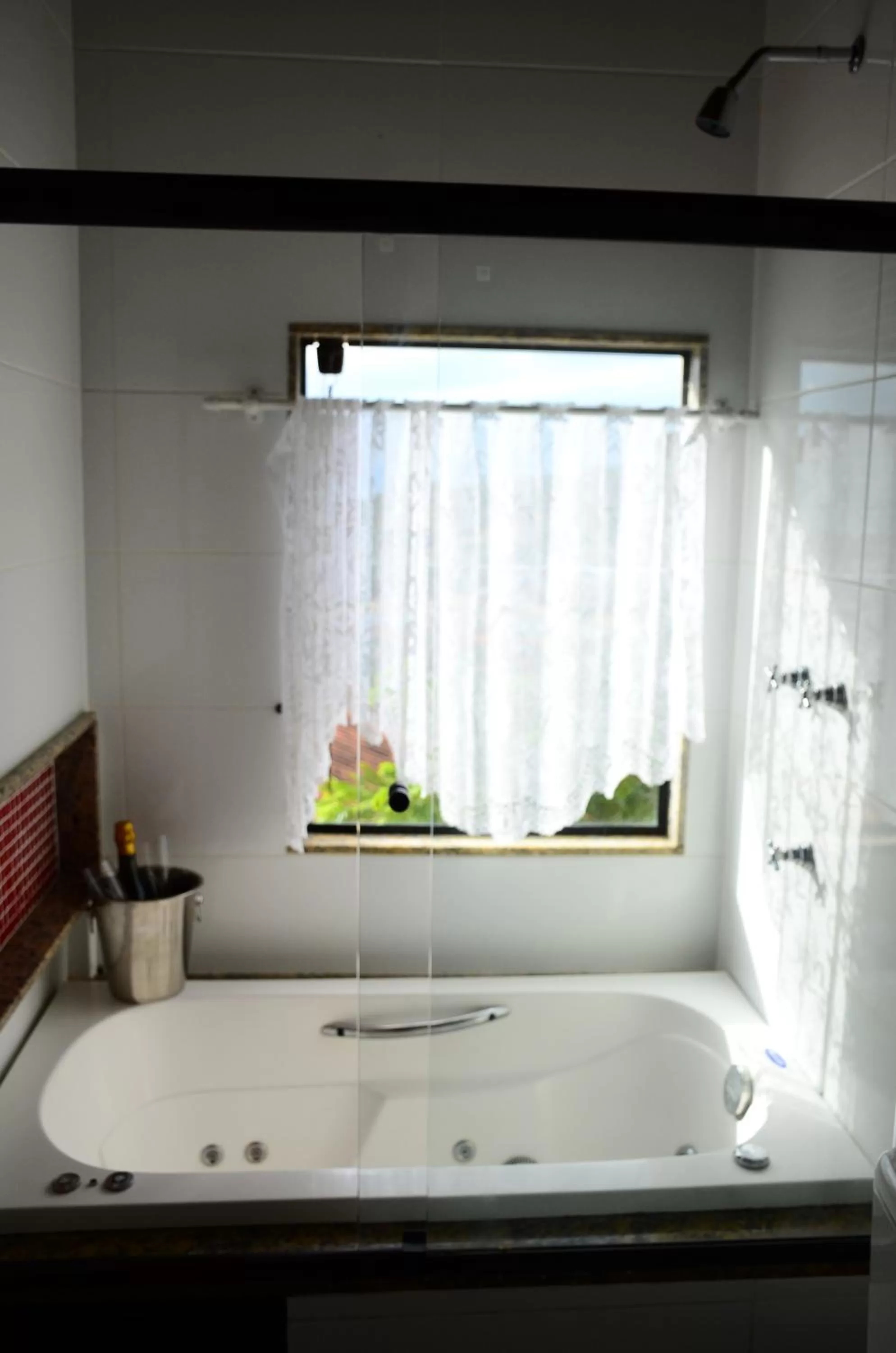 Hot Tub, Bathroom in Star Búzios Pousada