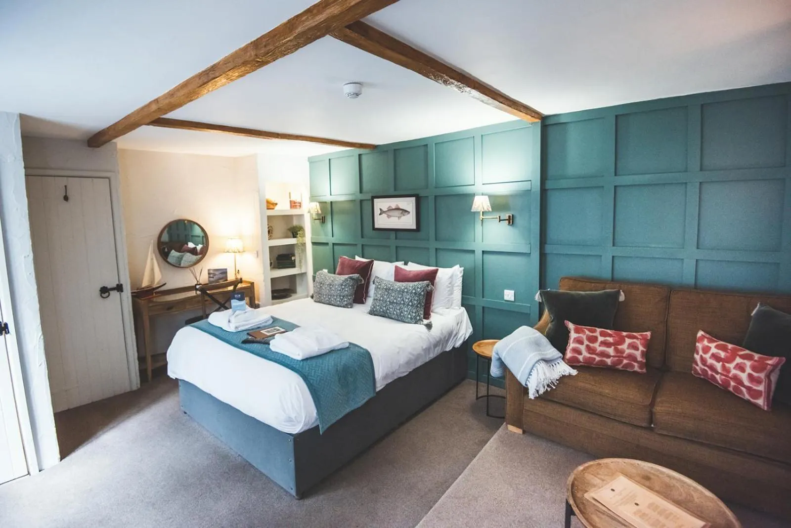 Bed in Bayards Cove Inn