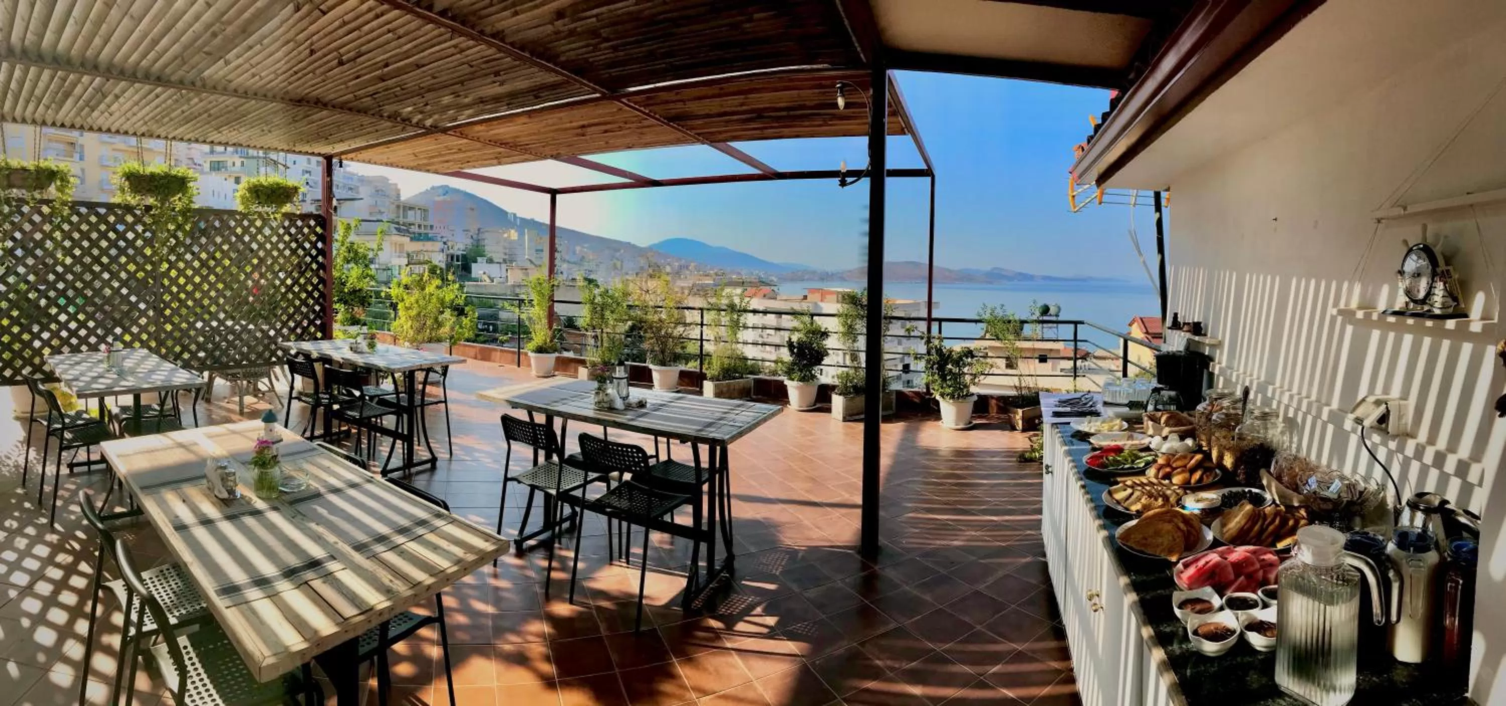 Restaurant/Places to Eat in Vila Gjoni