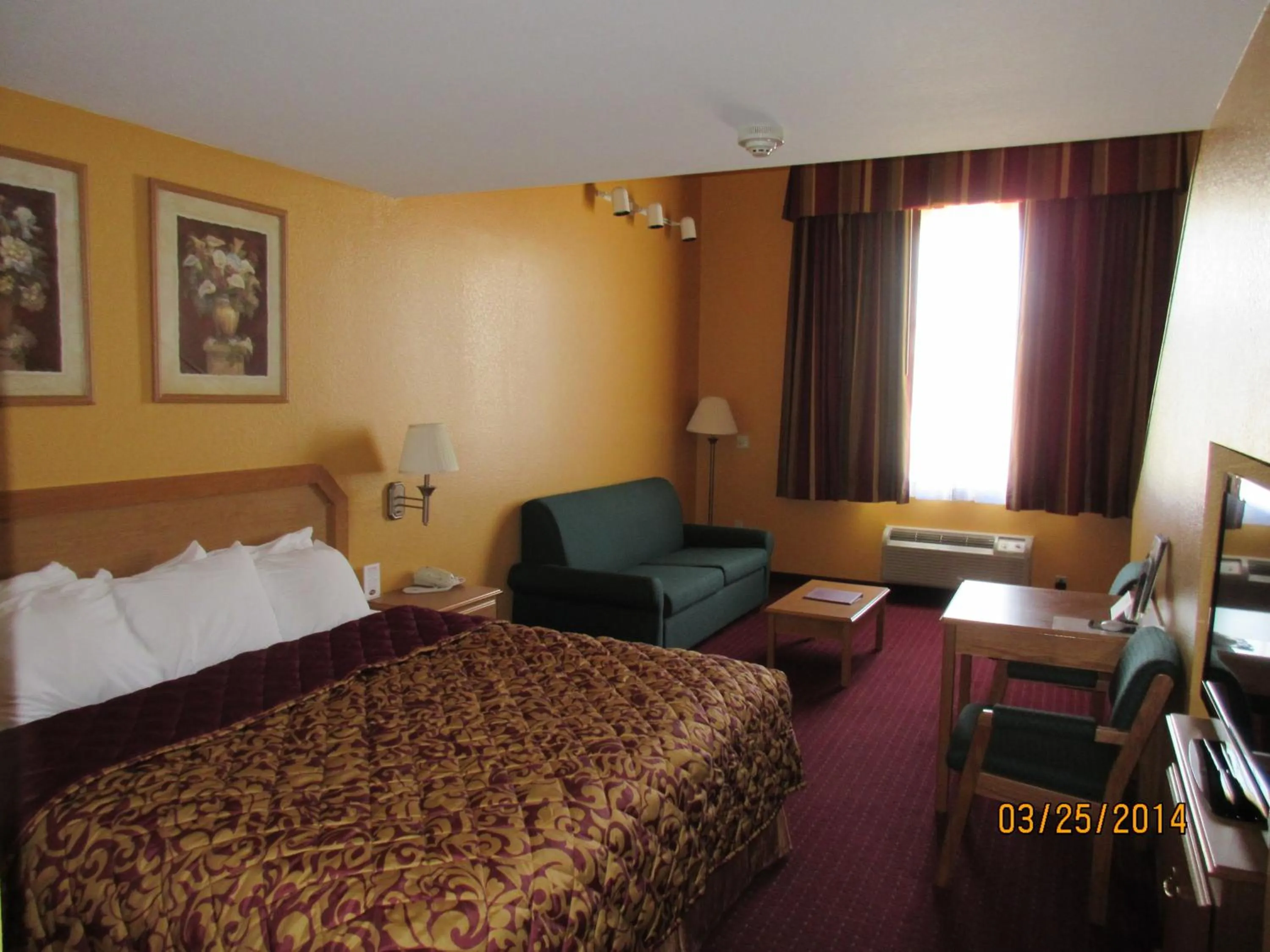 Bed in Parkfield Inn - Warsaw