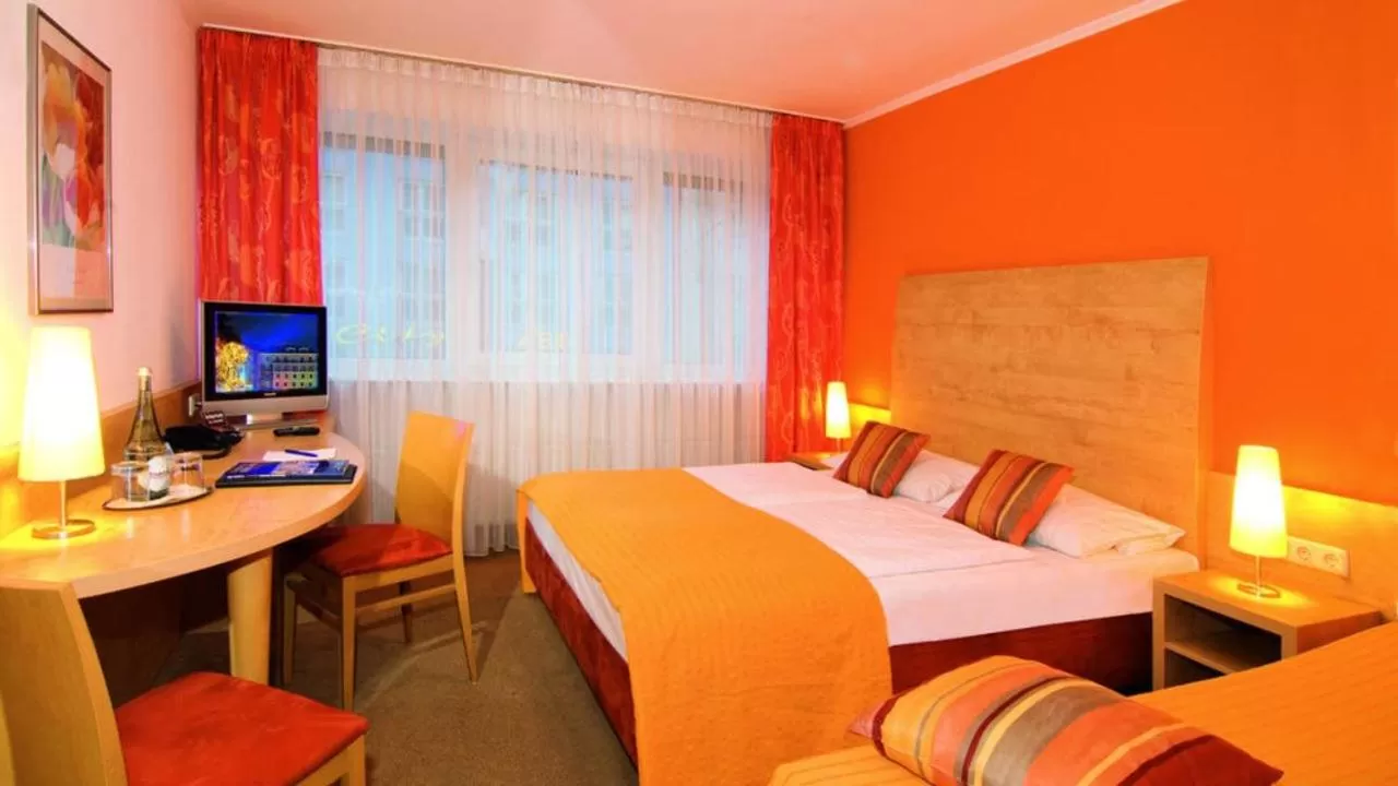 Photo of the whole room, Bed in NP Hotel Wallis