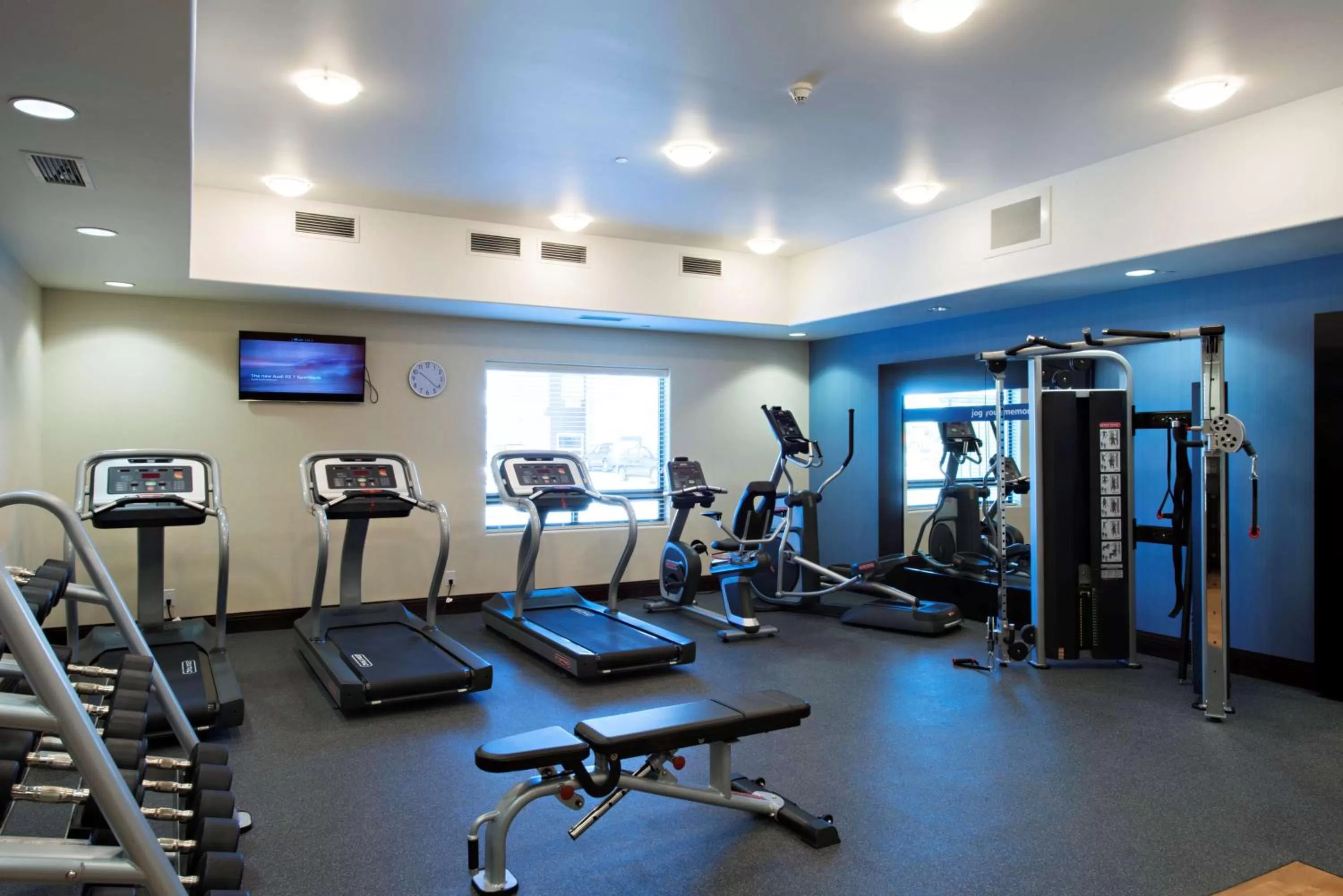 Fitness centre/facilities in Hampton Inn Saskatoon South