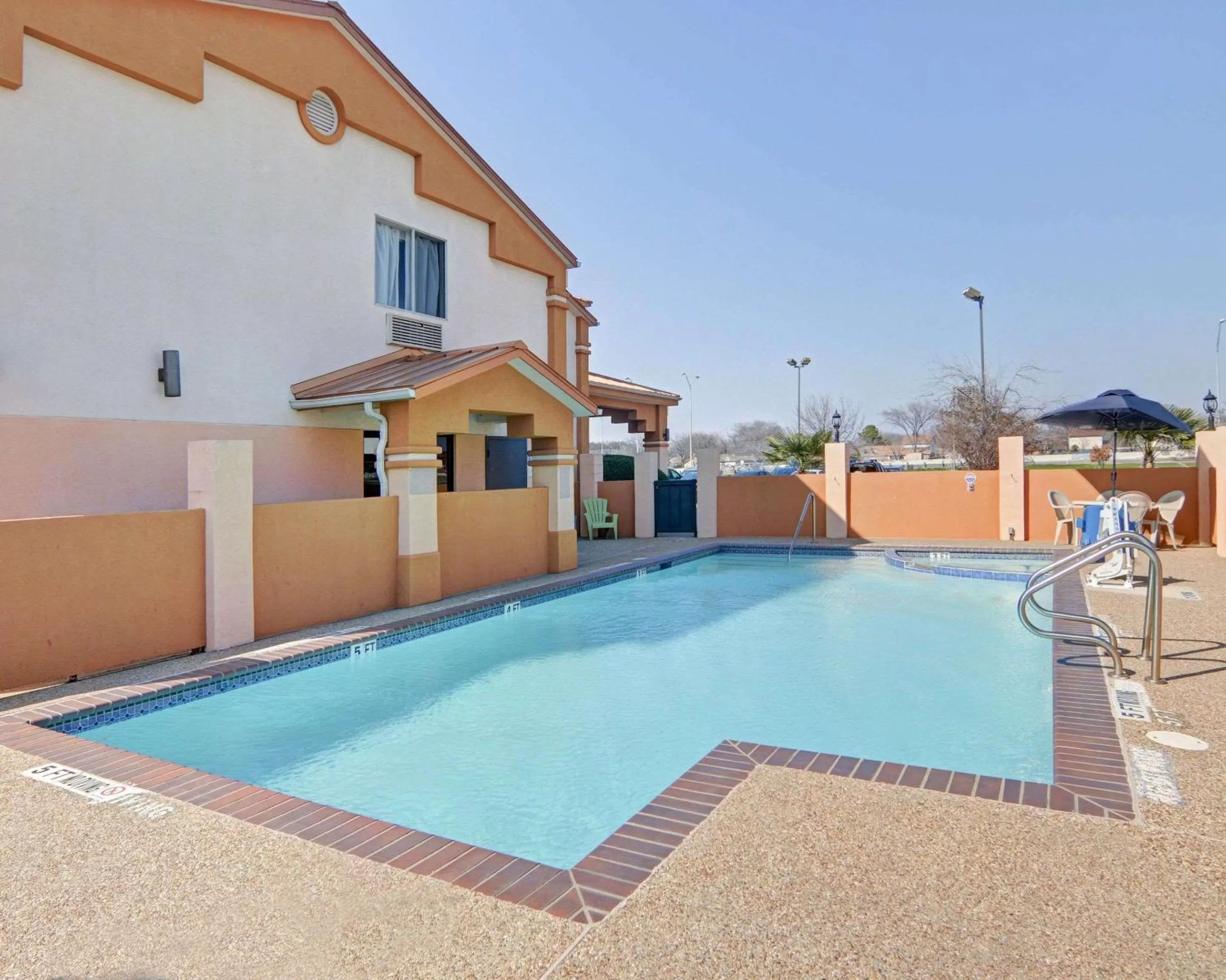 On site in Quality Inn Forest Hill - Fort Worth South